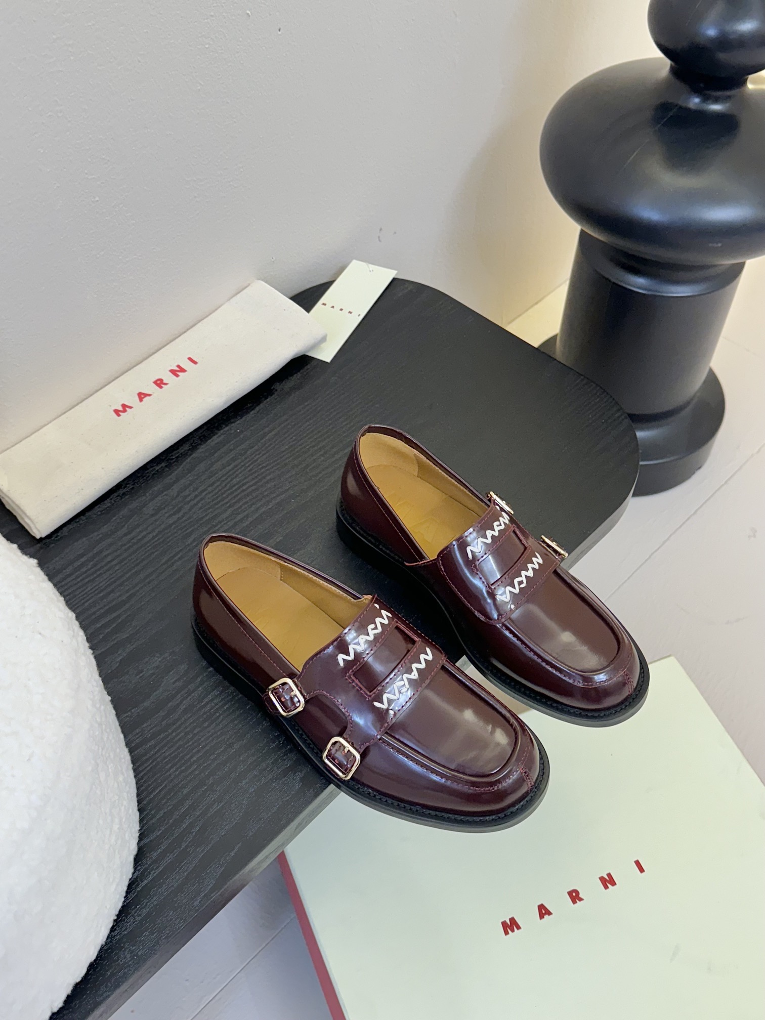 
MARNI 25ss 春夏新款 矮跟乐福鞋 

乐福鞋是鞋业界的天花板，永不过时的一个代名词、想好的心