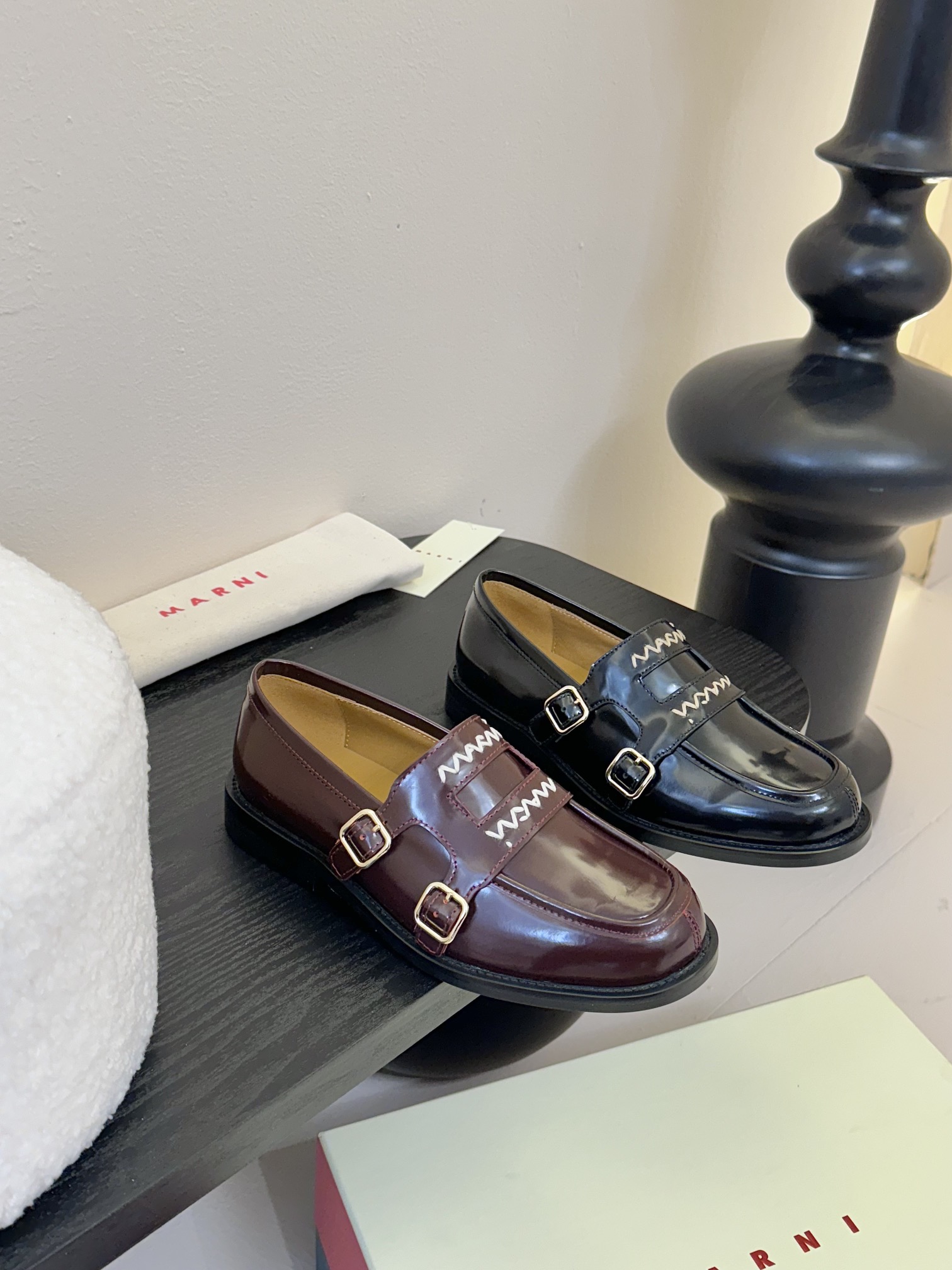 
MARNI 25ss 春夏新款 矮跟乐福鞋 

乐福鞋是鞋业界的天花板，永不过时的一个代名词、想好的心