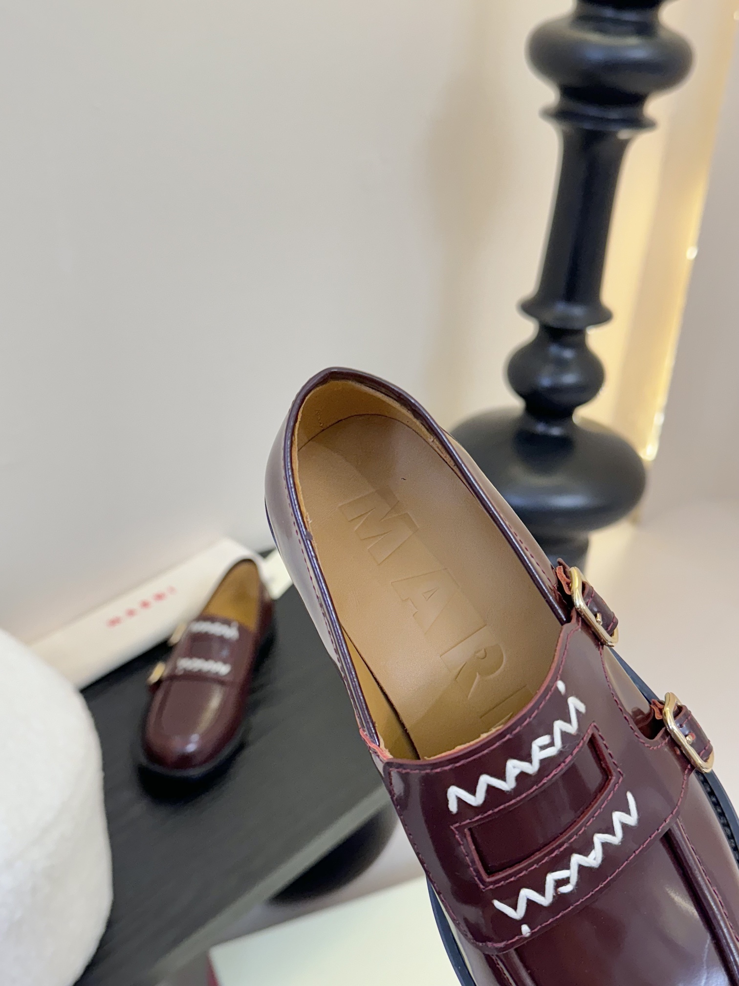 
MARNI 25ss 春夏新款 矮跟乐福鞋 

乐福鞋是鞋业界的天花板，永不过时的一个代名词、想好的心
