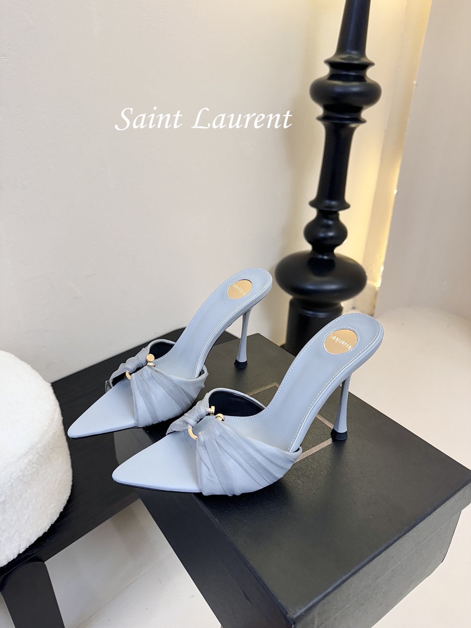 
Saint Laurent / 圣罗兰Lee金属钻链条尖头高跟鞋YSL姐姐的美丽尤物高跟鞋 又是人间圣