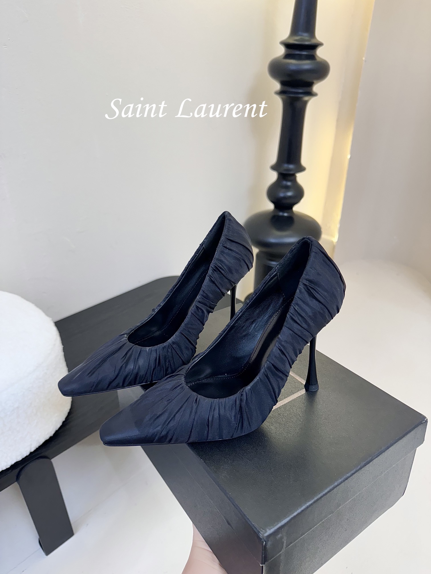 
Saint Laurent / 圣罗兰Lee金属钻链条尖头高跟鞋YSL姐姐的美丽尤物高跟鞋 又是人间圣