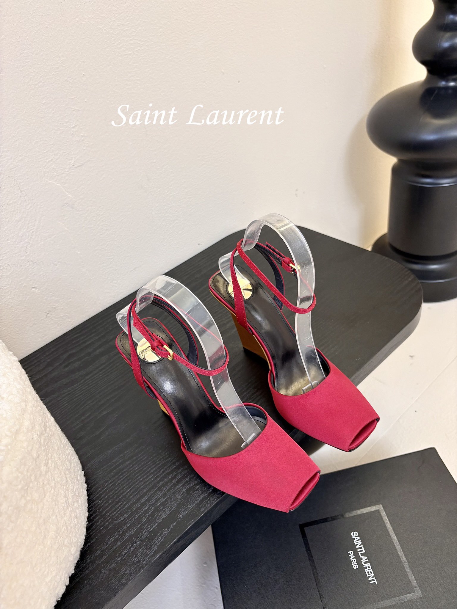 
Saint Laurent / 圣罗兰坡跟鱼嘴凉鞋Lee金属钻链条尖头高跟鞋YSL姐姐的美丽尤物高跟鞋