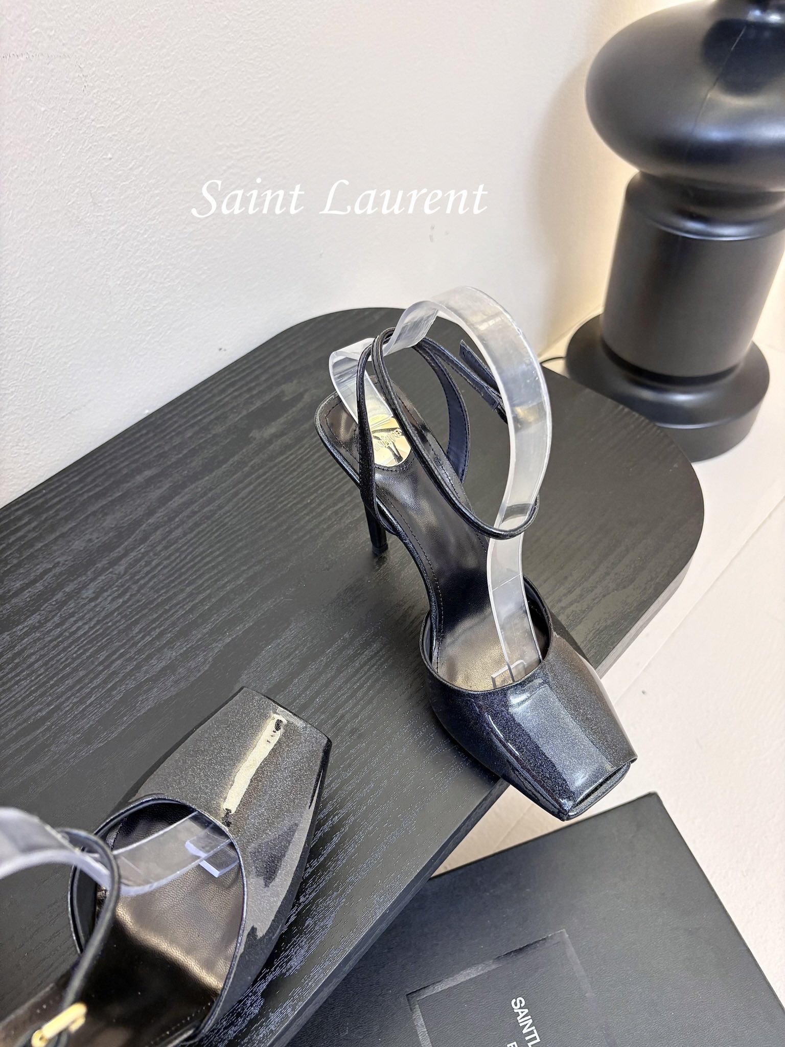 
Saint Laurent / 圣罗兰细跟坡跟鱼嘴凉鞋Lee金属钻链条尖头高跟鞋YSL姐姐的美丽尤物高