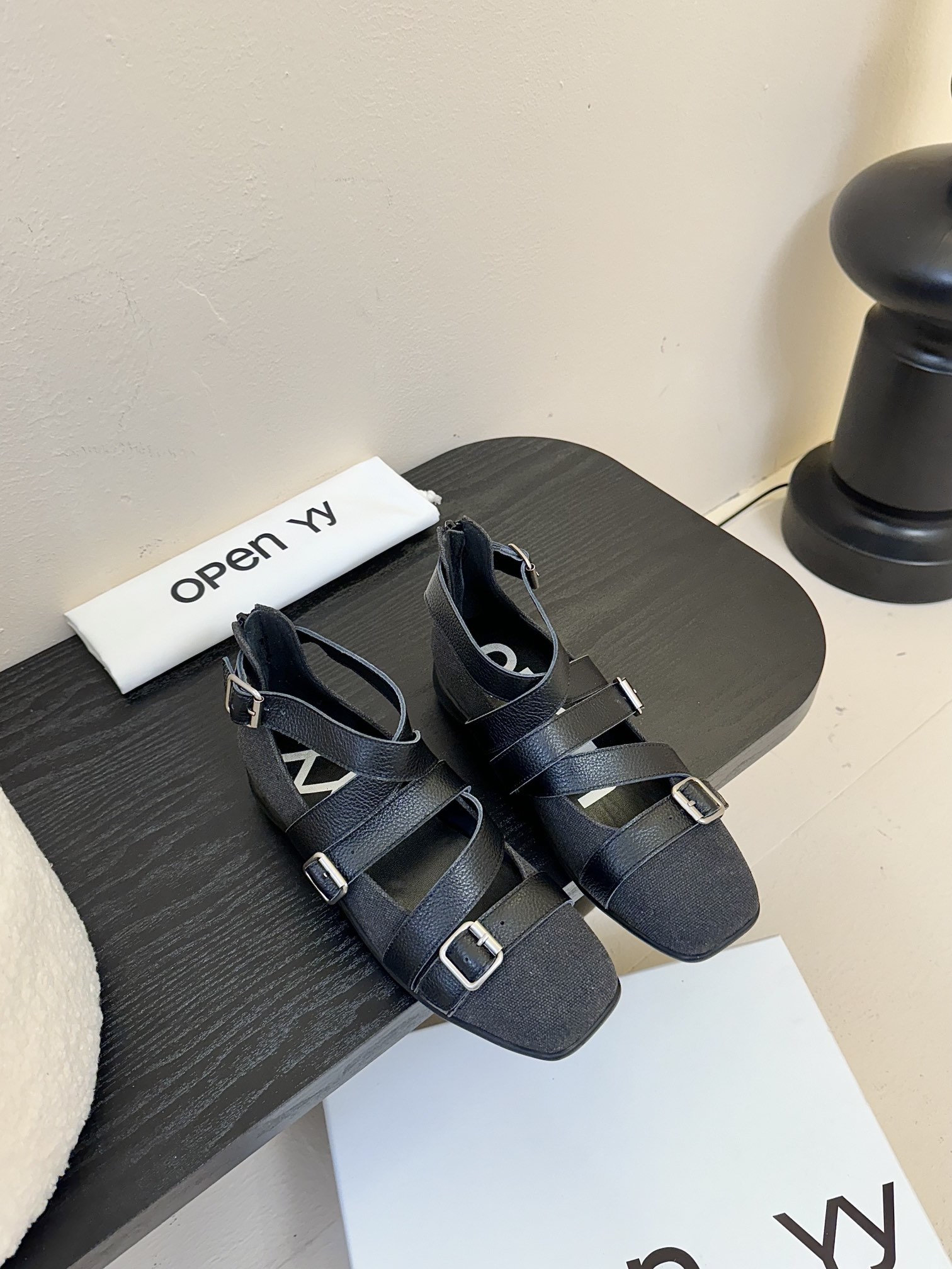 
Open YY 25ss 新款 韩国 复古 芭蕾鞋

新款持续上新中！openyy最新款芭蕾舞鞋 这款