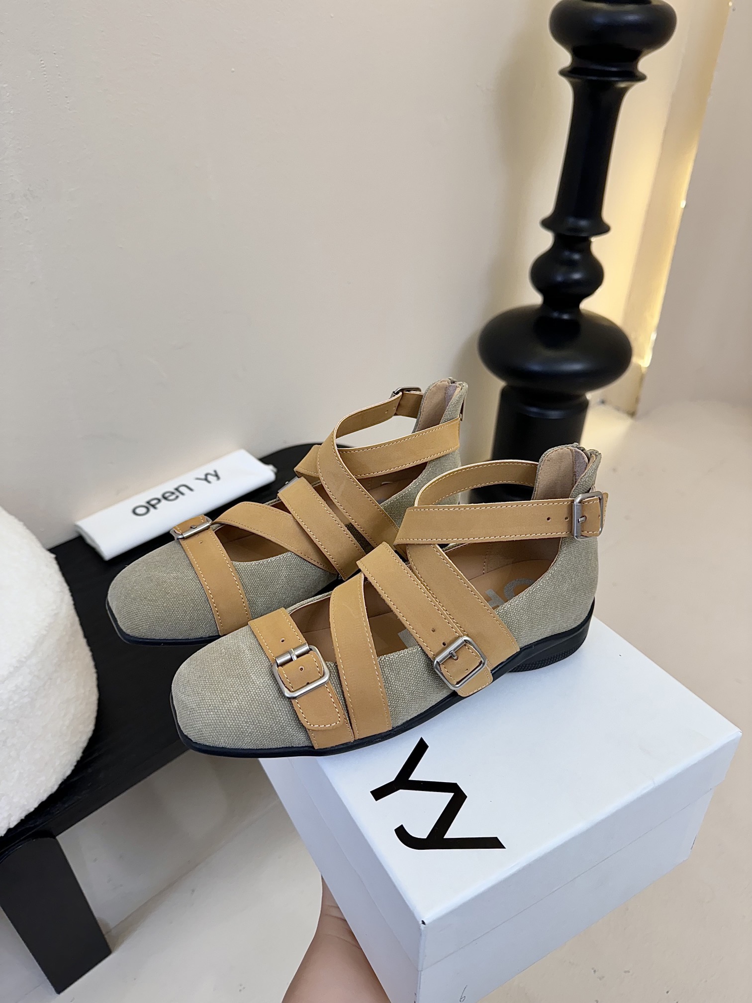 
Open YY 25ss 新款 韩国 复古 芭蕾鞋

新款持续上新中！openyy最新款芭蕾舞鞋 这款