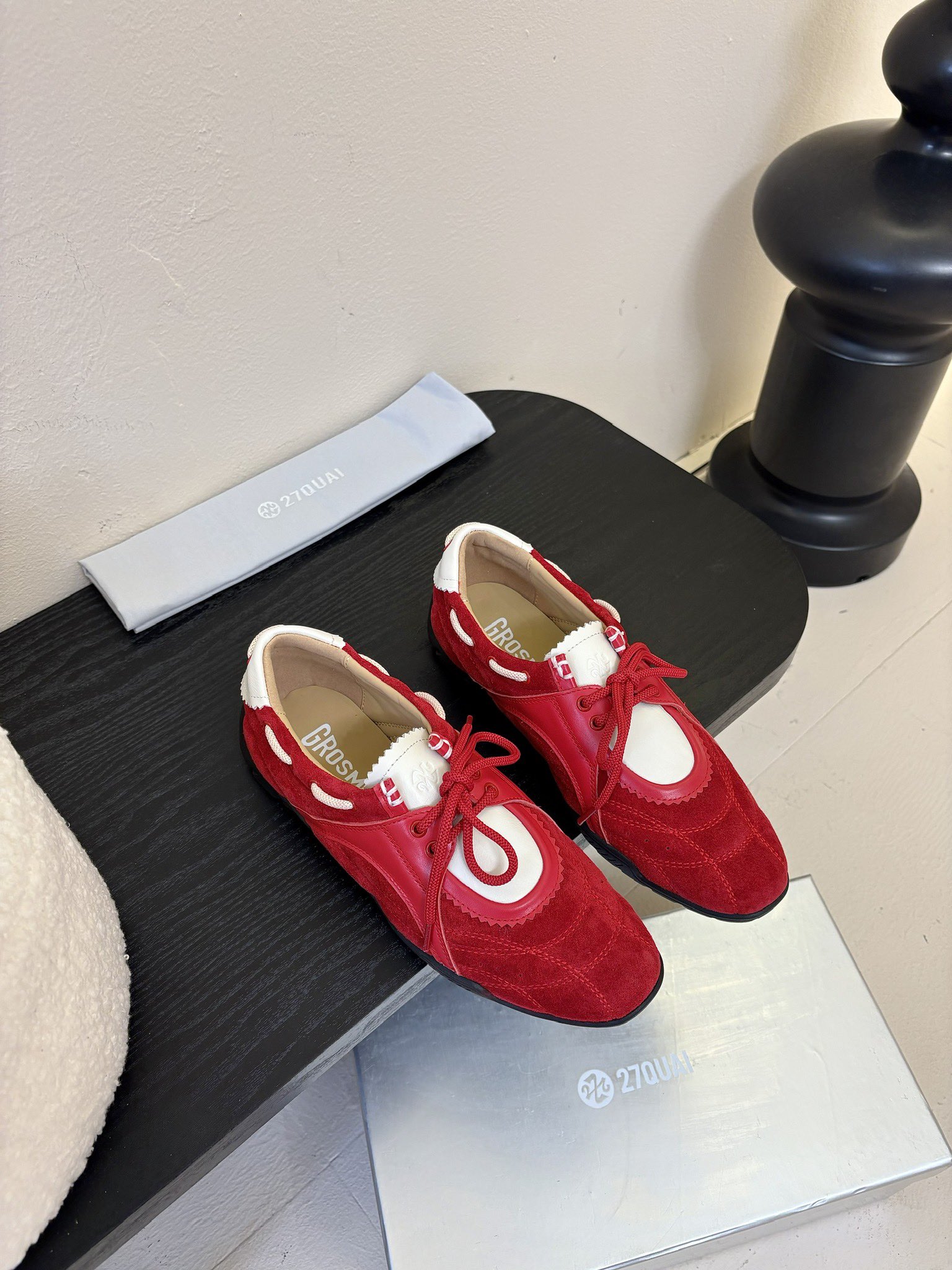 NO:237747,27QUAI Niche Trendy Brand 25ss Spring and Summer New Fashion Models, Festive Training Shoes, Casual Boots The design concept originates from the combination of boxing boots and ballet shoes, dynamic and soft ~ reflects the pure sports elements and the charm of mixed spirits, from soft pastels to sports   plus retro 80s tones, it is completely suitable for every girl, and it is awesome!  !  Fashionable sports experts must enter, the foot feel is light, both fashionable and comfortable~ The upper is imported cowhide/imported cow leather, inner sheepskin, original open molded rubber sole, Size35-40 (40 customized, non-return and exchange), ballet shoes, boots, cowhide, sheepskin1986090927QUAI 小众潮牌 25ss春夏新款 走秀款德训鞋 休闲靴 设计理念源于拳击靴和芭蕾舞鞋两者的结合,动感而柔美～体现了纯正的运动元素和混合的魅力 从柔和的粉彩到运动＋加上复古的 80年代色调,完全适合每一个女生,绝绝子品！！时髦运动达人必入,脚感轻盈 兼具时尚与舒适~ 鞋面原版进口牛皮/进口牛反绒  内里羊皮 大底原版开模橡胶大底 Size35-40（40订做不退换）,芭蕾舞鞋,boots,cowhide,sheepskin,Women's Shoes