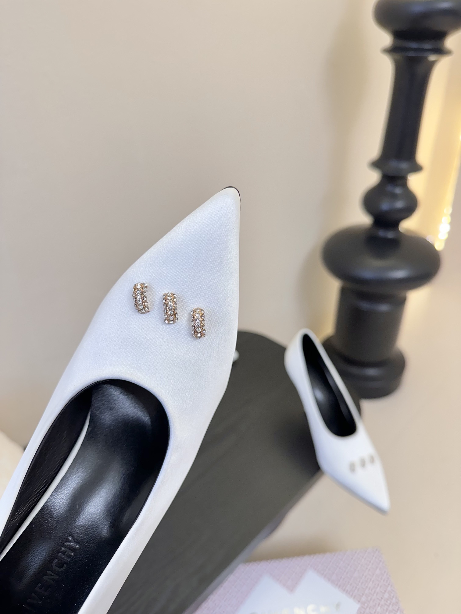 Givenchy BE402YE High Heels: Luxury Comfort and Grace for Fashionable Women - 图片 6