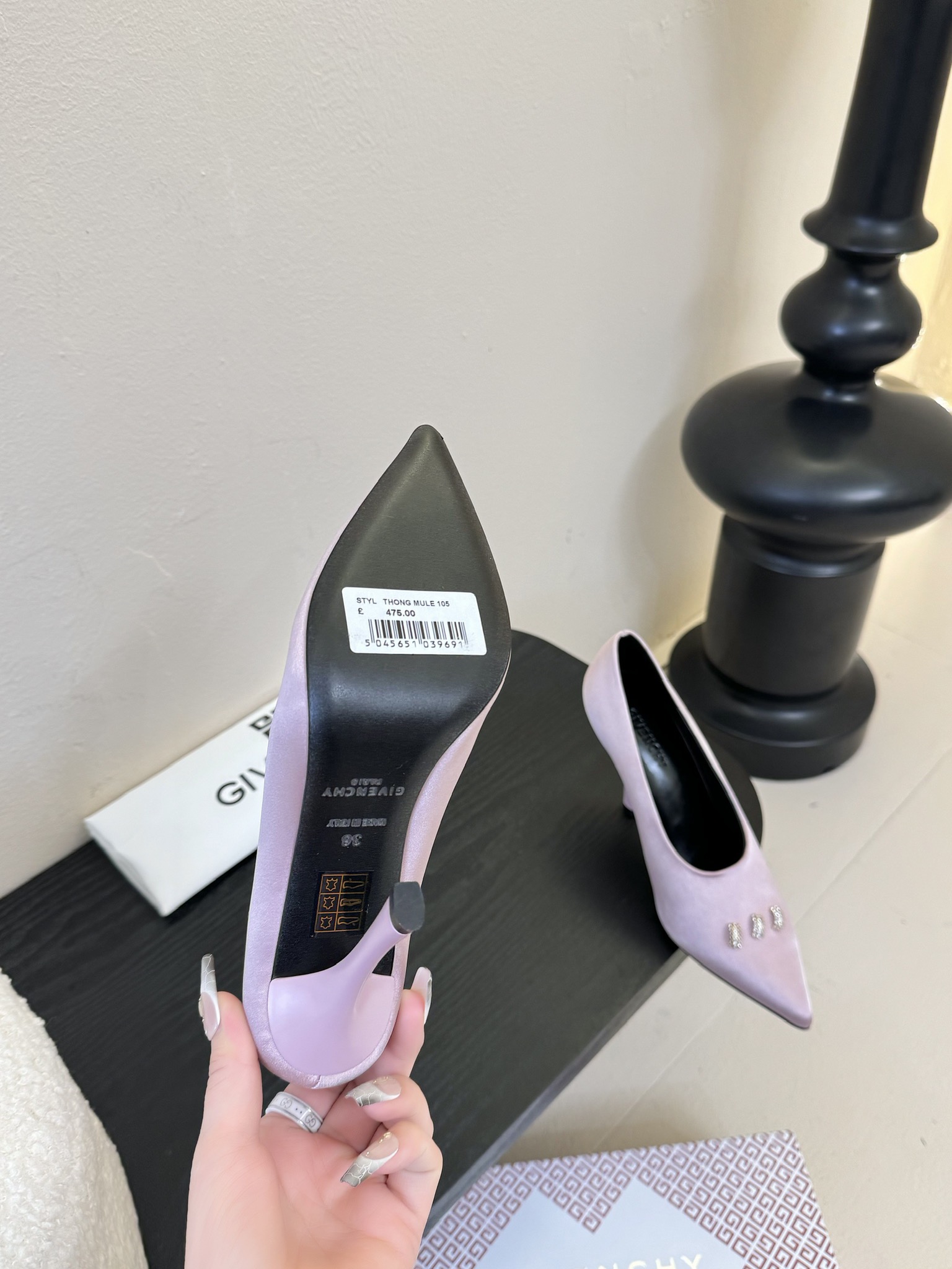 Givenchy BE402YE High Heels: Luxury Comfort and Grace for Women - 图片 6