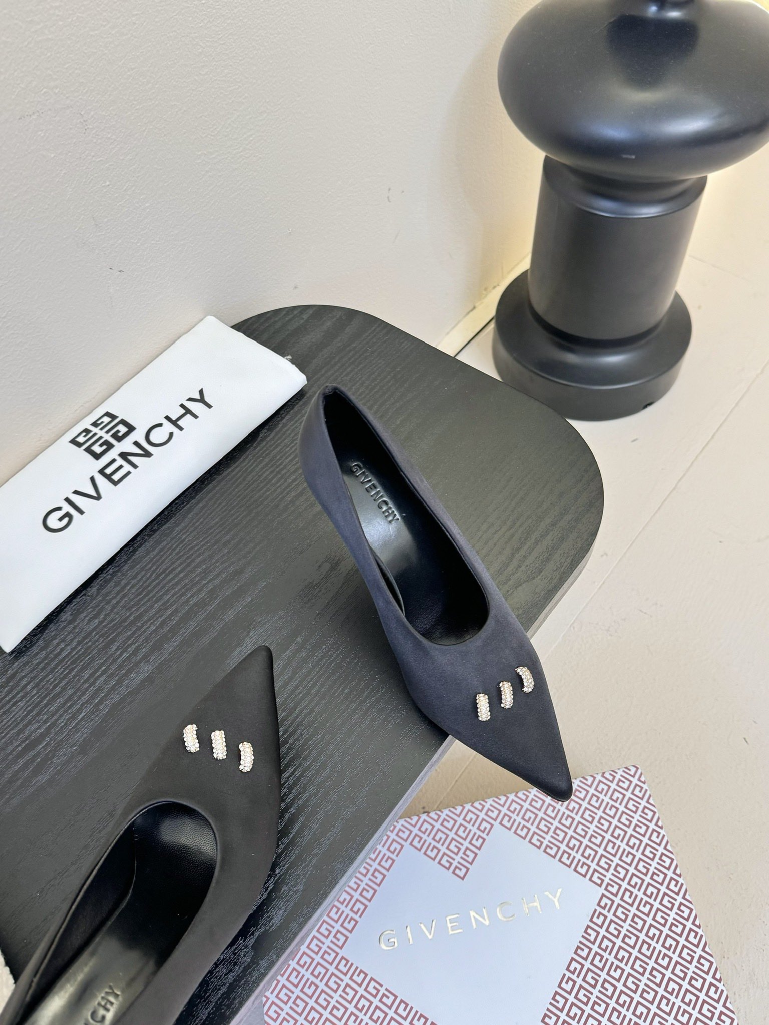 Givenchy BE402YE High Heels: Luxury Comfort and Grace for Women’s Fashion Needs - 图片 4