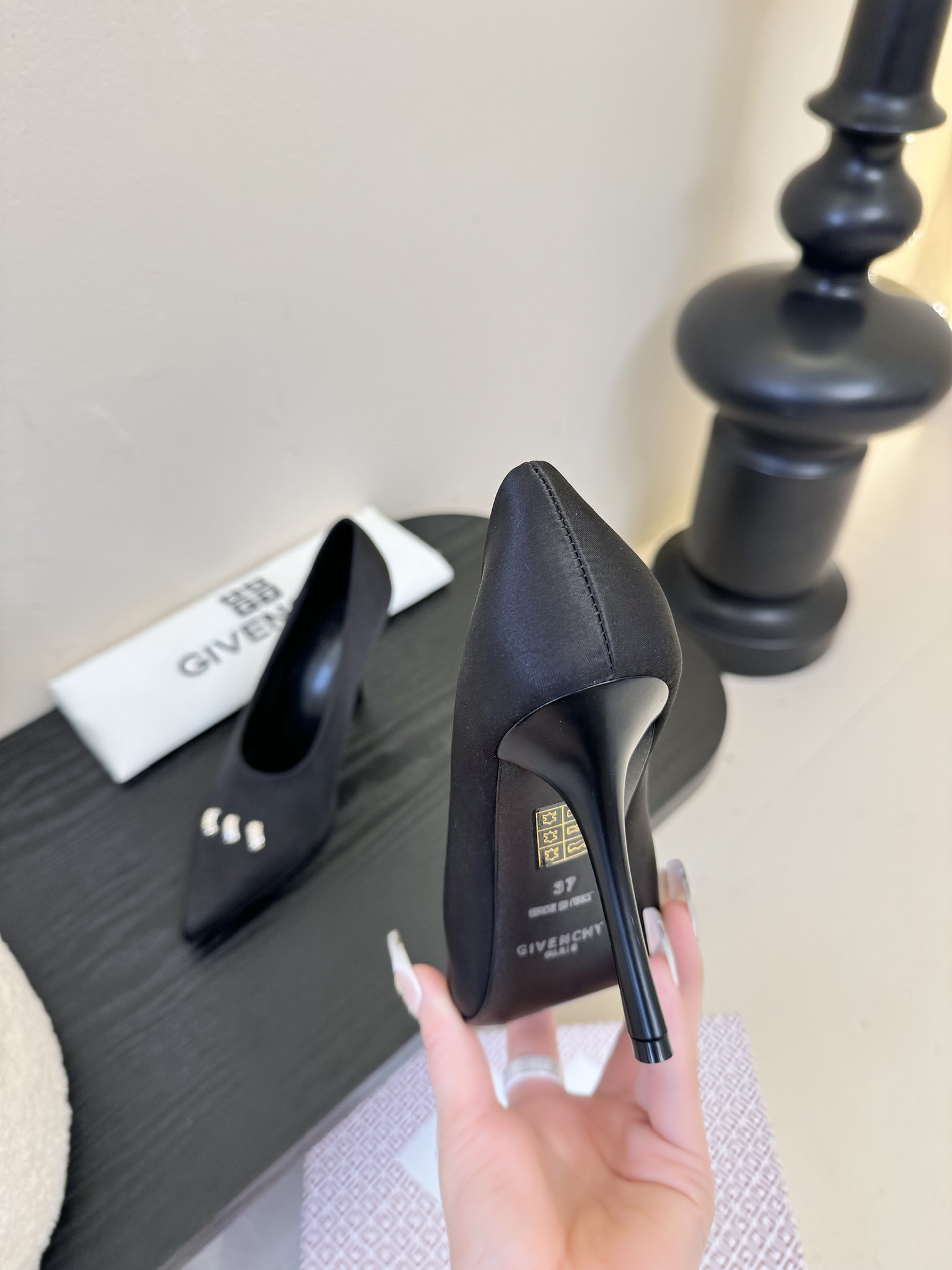 Givenchy BE402YE High Heels: Luxury Comfort and Grace for Women’s Fashion Needs - 图片 7