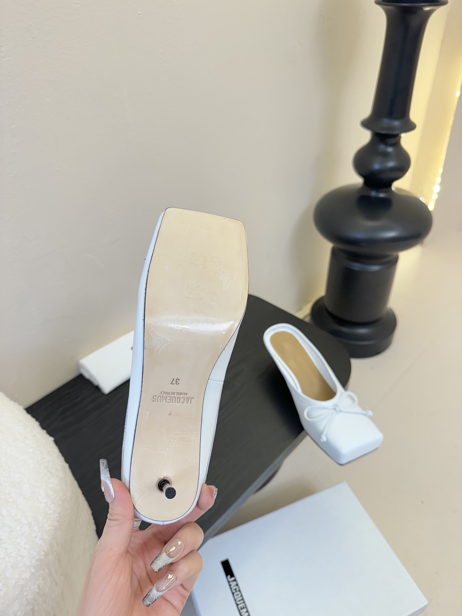 Jacquemus 25SS Square Toe Bow Mules/Slides - Stylish & Chic 7 i1741859972 950 5