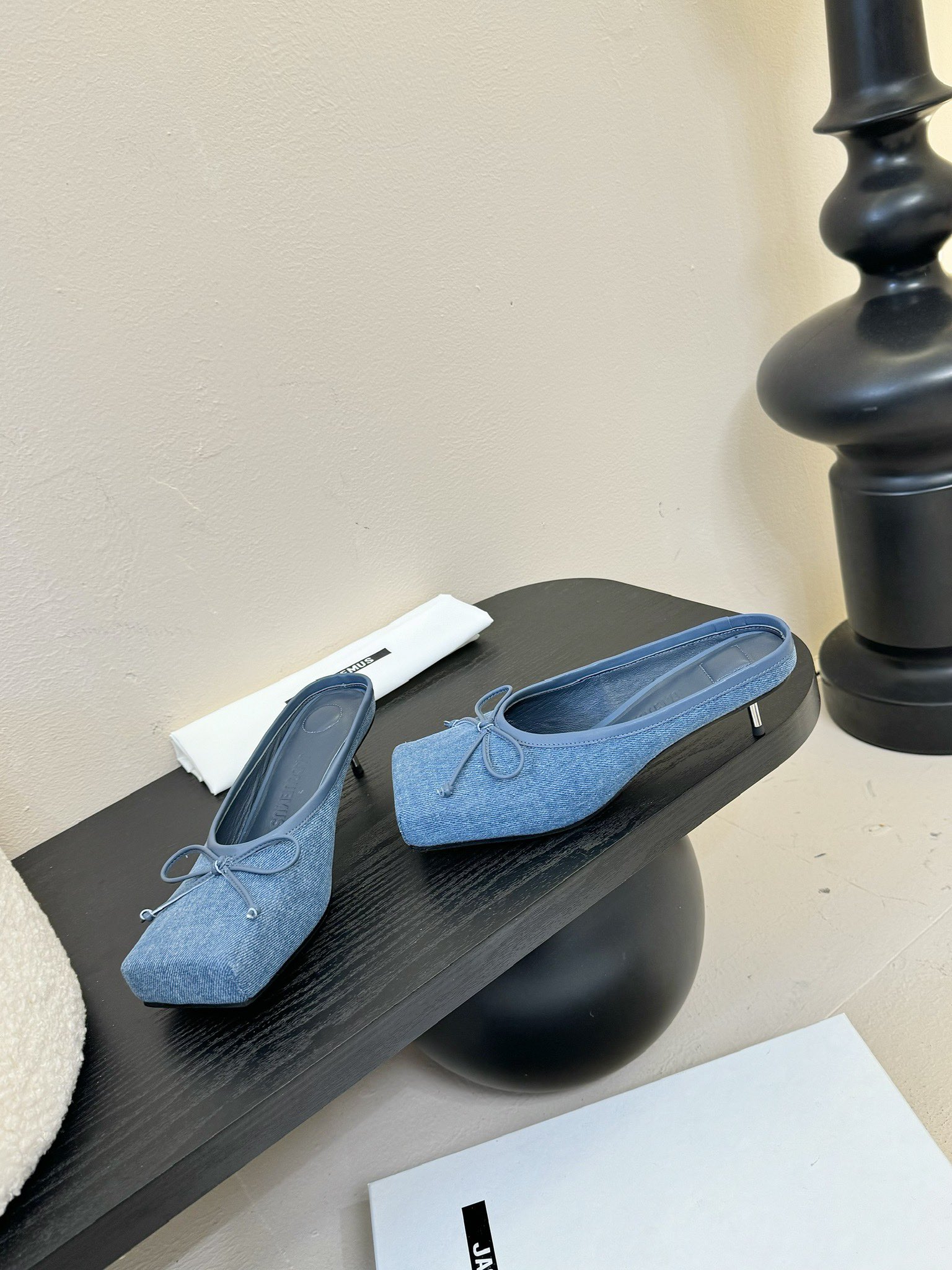 Jacquemus 25SS Square Toe Bow Mules/Slippers - Stylish and Chic 4 i1741860066 4176 2