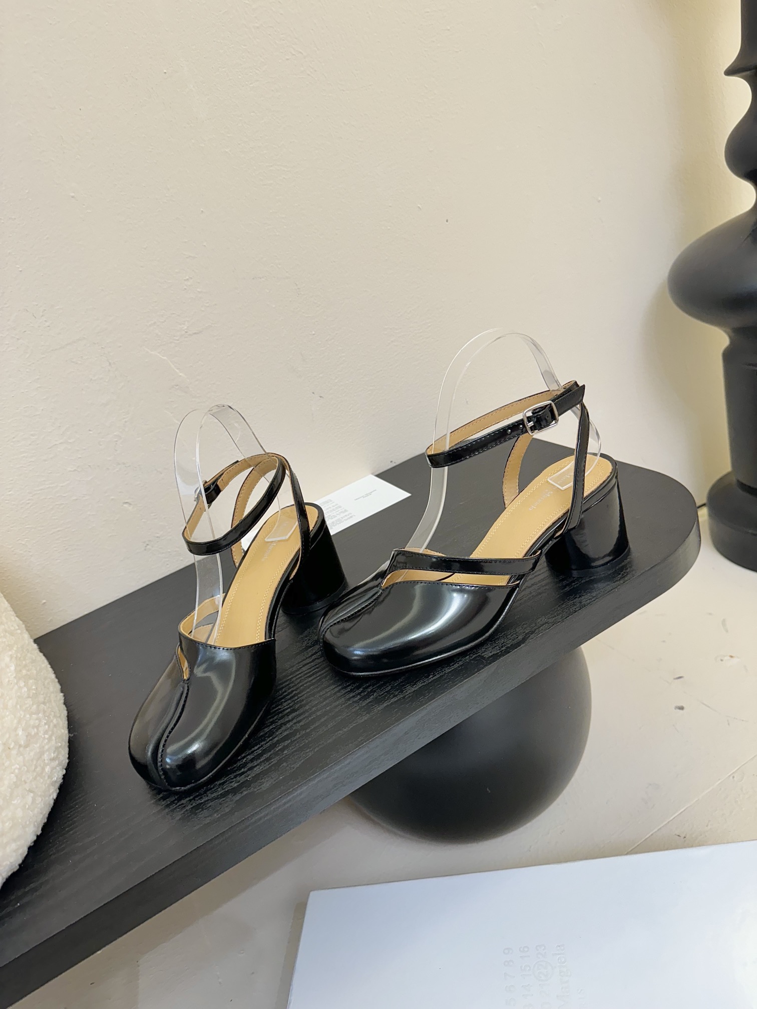 Maison Margiela MM6 Tabi Leather Mary Jane Ballet Block Heel Shoes 4 i1742291846 3327 1