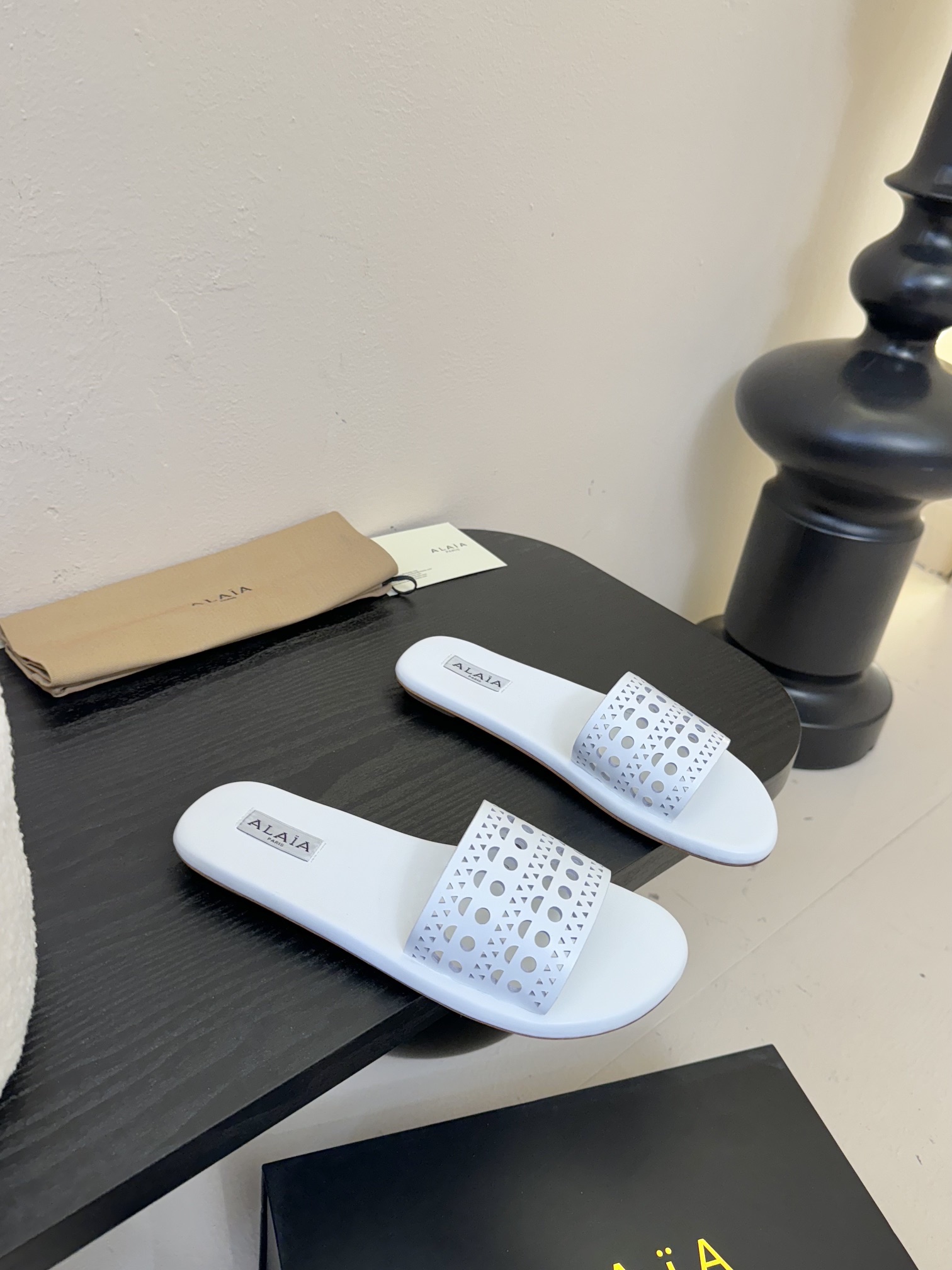 ALAIA White Leather Flat Sandals Women's Designer Slip-Ons,Comfortable & Stylish 3 i1742380754 6881 1