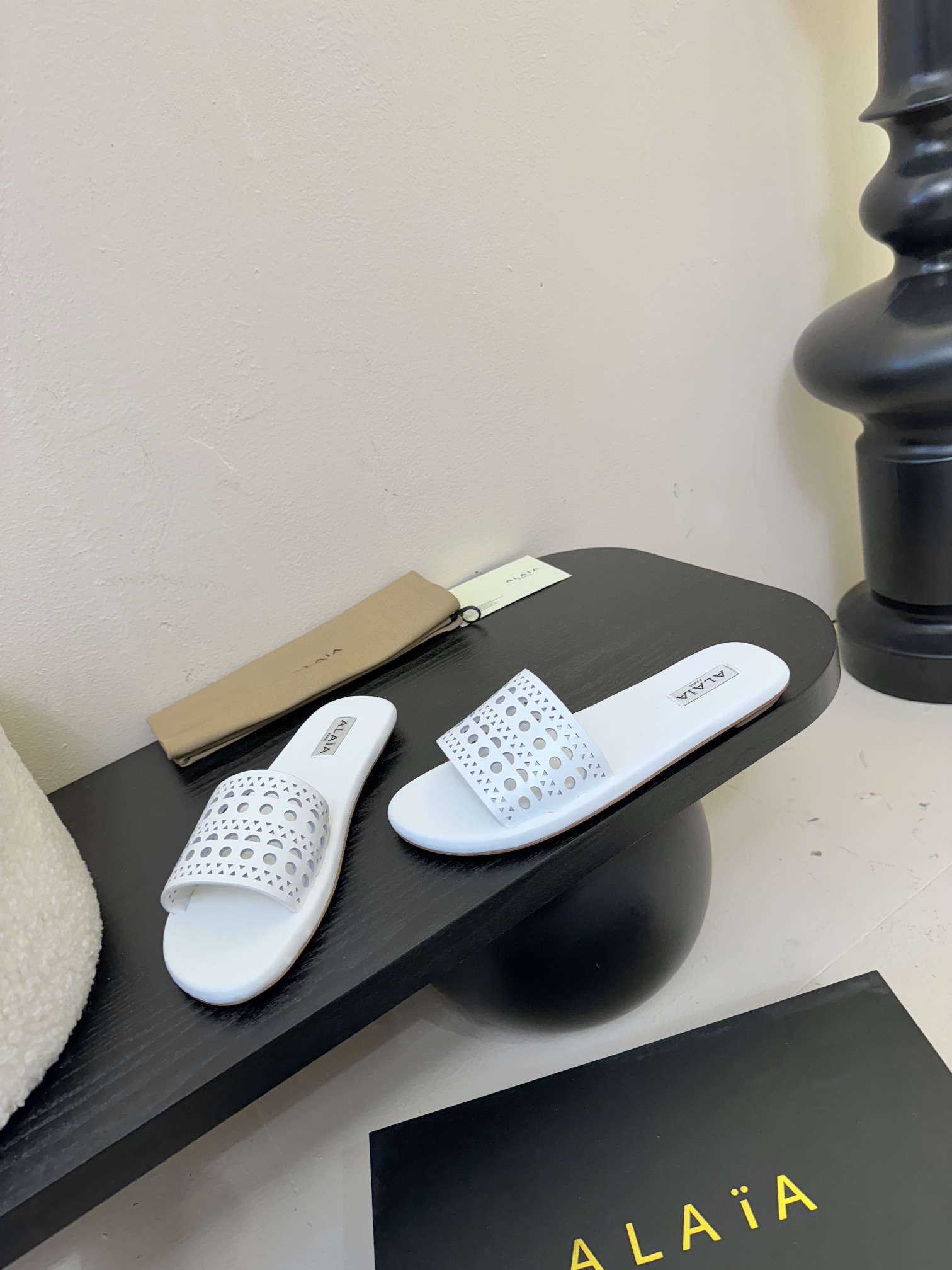 ALAIA White Leather Flat Sandals Women's Designer Slip-Ons,Comfortable & Stylish 4 i1742380754 7880 2