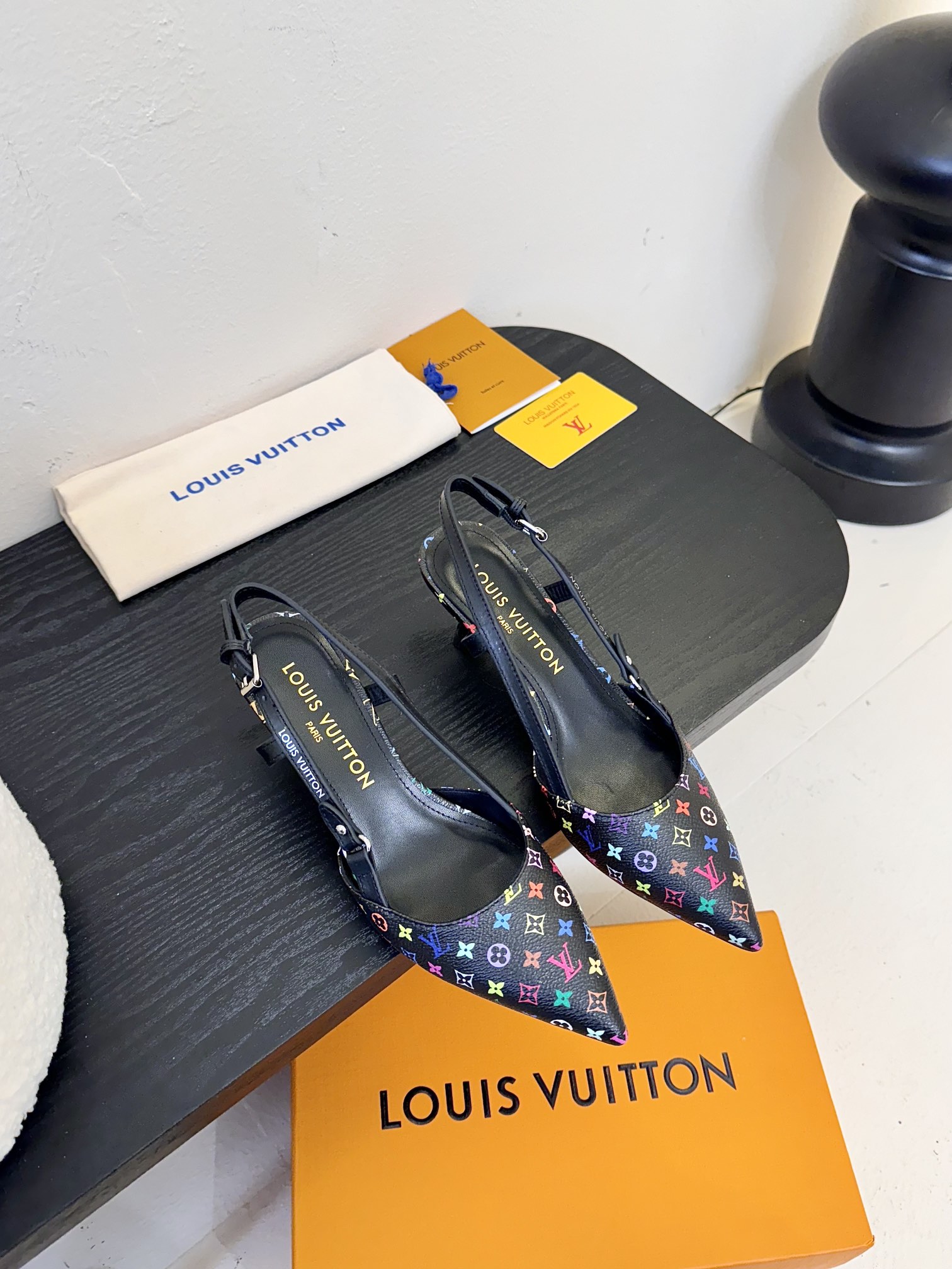NO:223480,Louis Vuttio*SS25 new L donkey brand Murakami Takashi three-color high heels, four-leaf clover painted heels empty high heels sandals/single shoes, imported custom fabrics on the upper, imported sheepskin lining, outsole leather outsole heel height 7.5cm size 35-39 (34.40.41 custom made without return or replacement), high heels, louis vuitton, louis vuitton, sandals, high heels, sheepskin, Leather soles19860909Louis Vuttio*SS25新款L驴牌 村上隆三彩高跟鞋 四叶草烤漆跟后空高跟凉鞋/单鞋 鞋面进口定制面料 内里进口羊皮里 大底真皮大底 跟高7.5cm 码数35-39（34.40.41定做不退不换）,高跟鞋,louis vuitton,louis vuitton,sandals,high heels,sheepskin,Leather soles,Women's Shoes