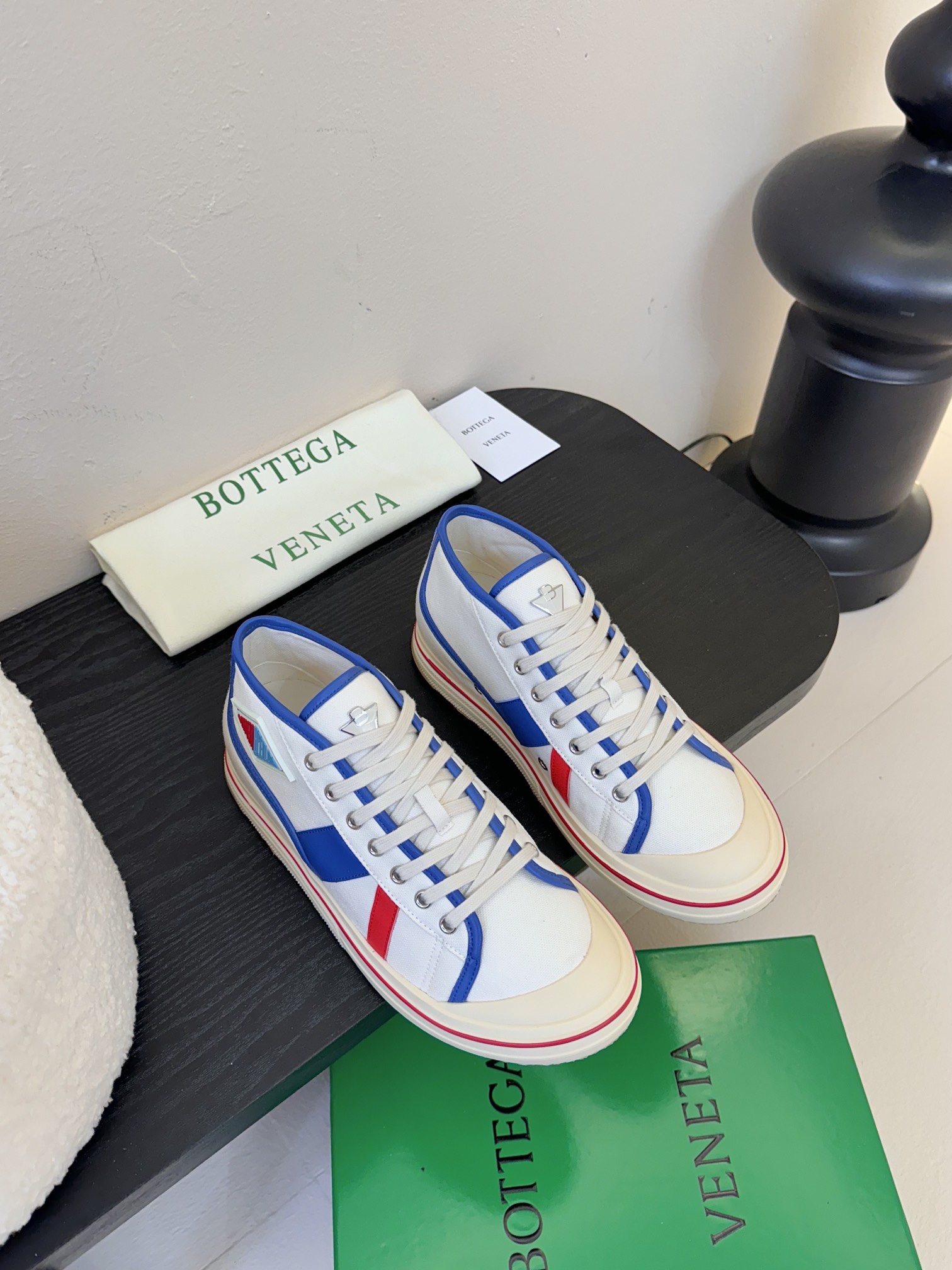 代购级
BOTTEG* VENETA BV25ss 新款复古Eliot运动鞋上市即封神!

BV全新的 