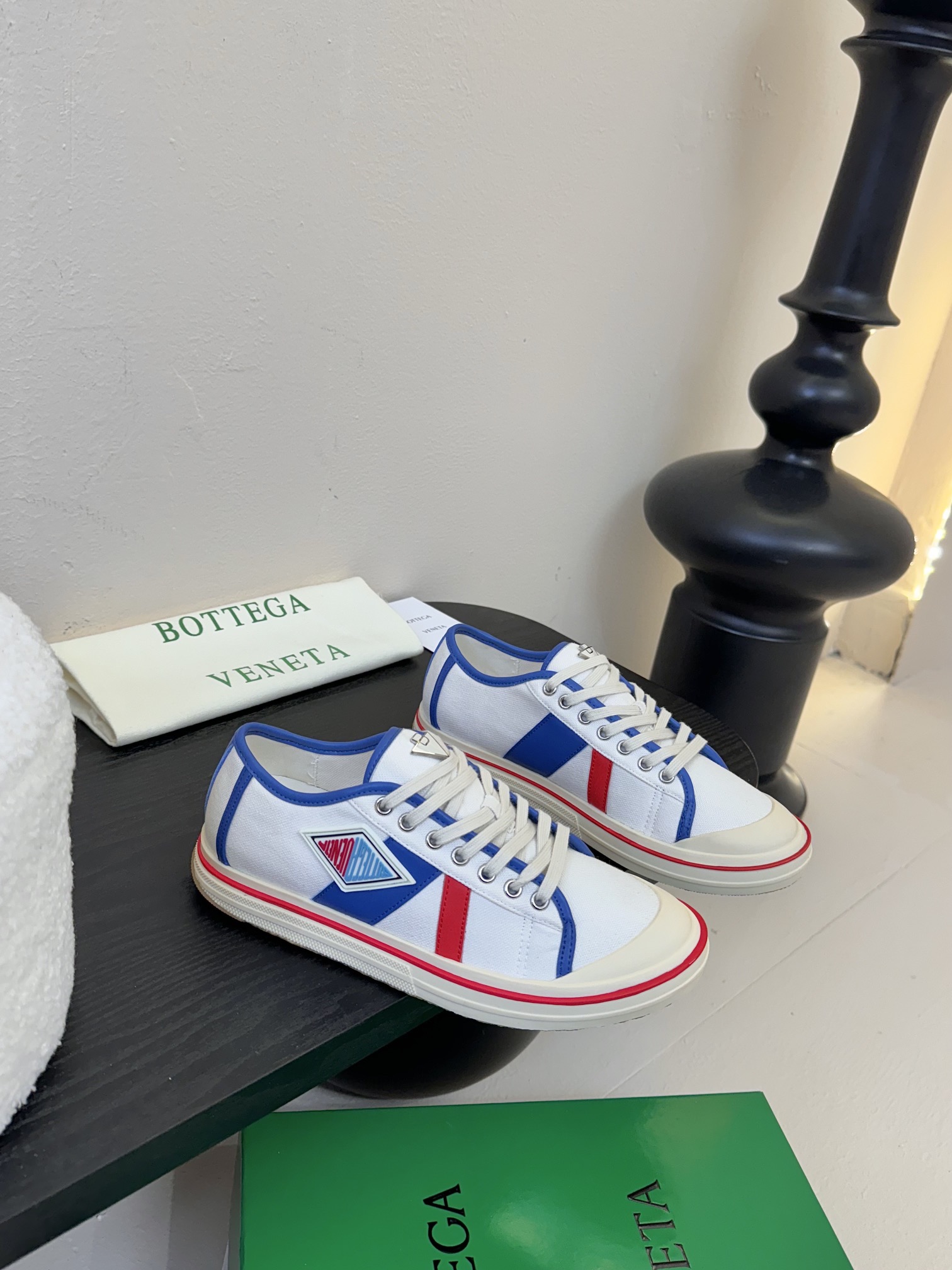 代购级
BOTTEG* VENETA BV25ss 新款复古Eliot运动鞋上市即封神!

BV全新的 