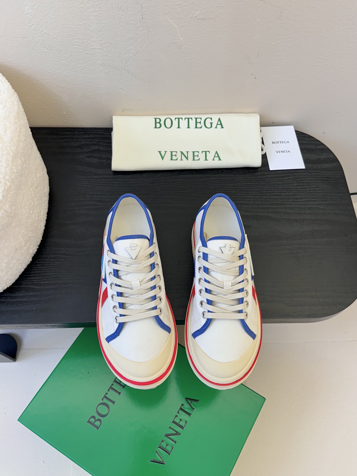 代购级
BOTTEG* VENETA BV25ss 新款复古Eliot运动鞋上市即封神!

BV全新的 