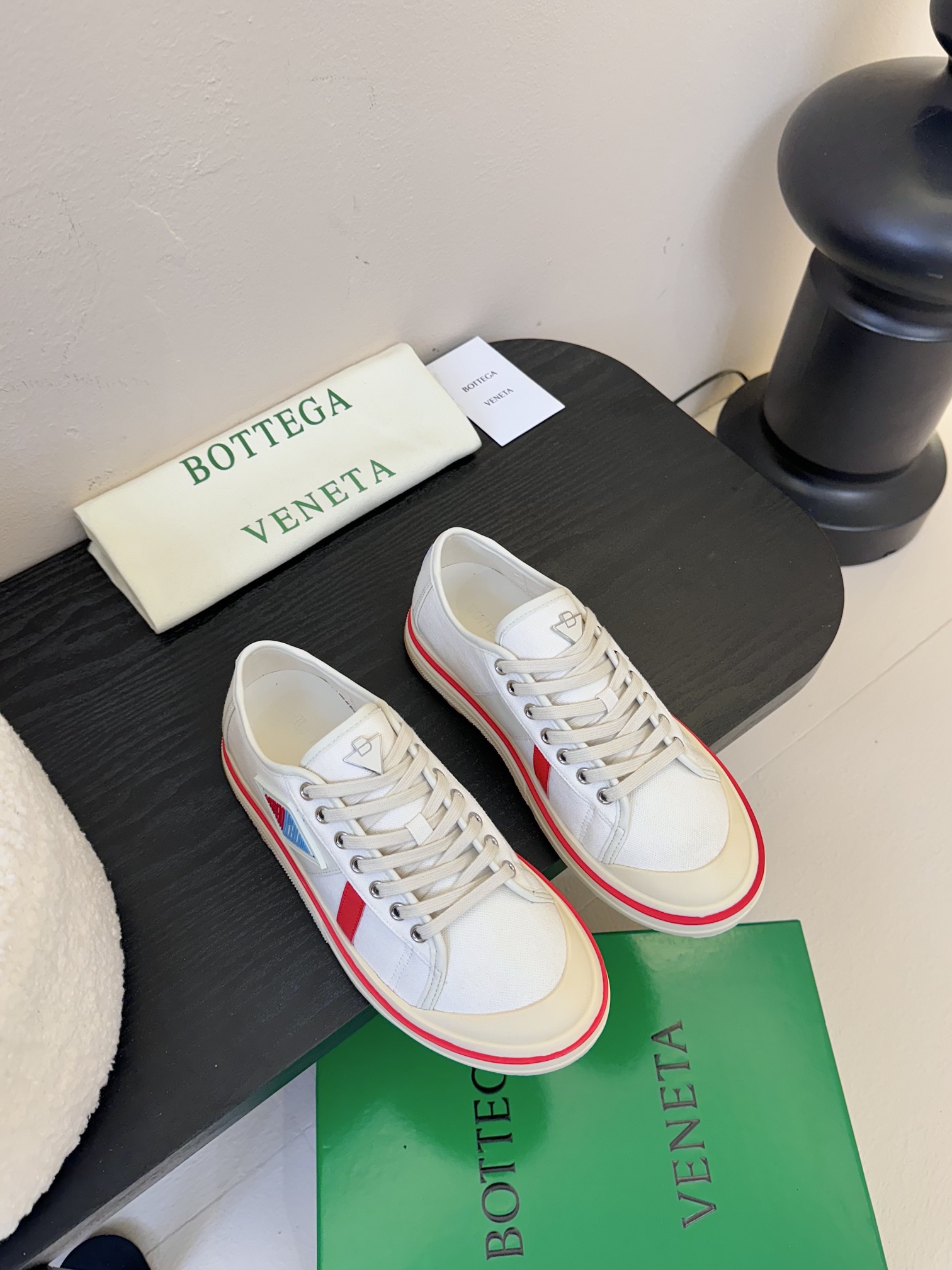 代购级
BOTTEG* VENETA BV25ss 新款复古Eliot运动鞋上市即封神!

BV全新的 