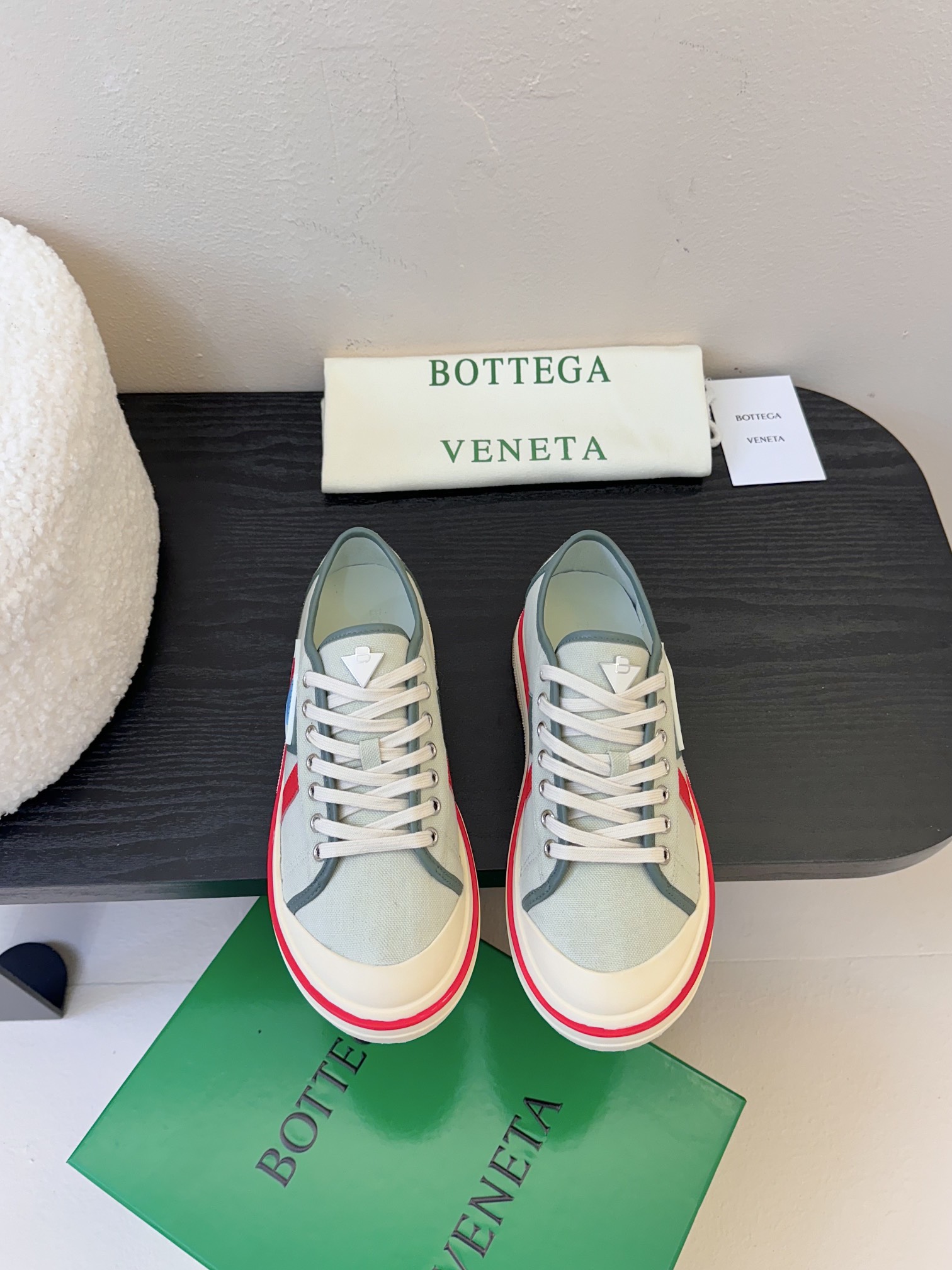 代购级
BOTTEG* VENETA BV25ss 新款复古Eliot运动鞋上市即封神!

BV全新的 