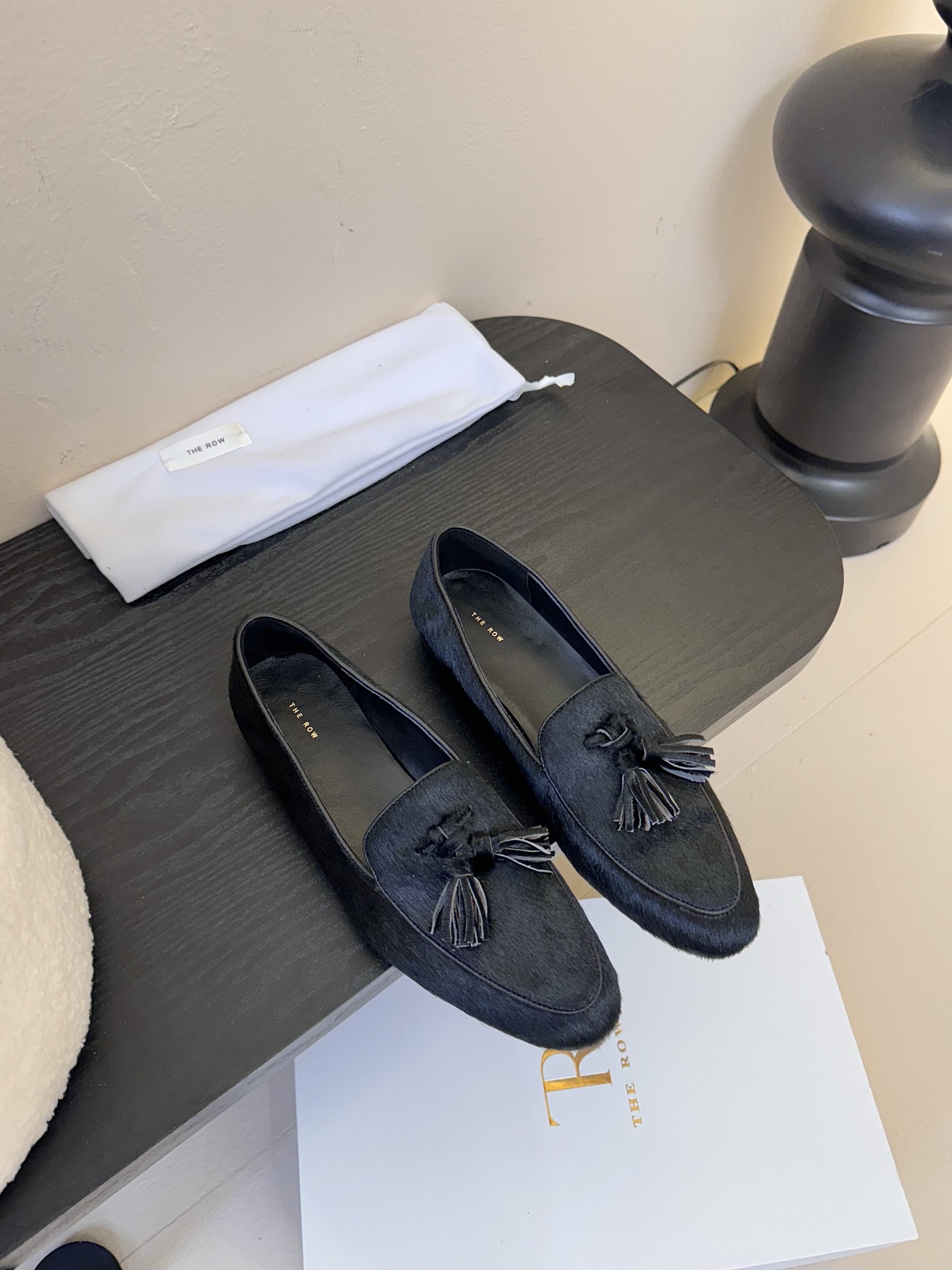 
the row法式复古圆头极简百搭平底乐福鞋这款真的是史上我穿过最最舒服的款式太柔软啦！磨脚星人一定要