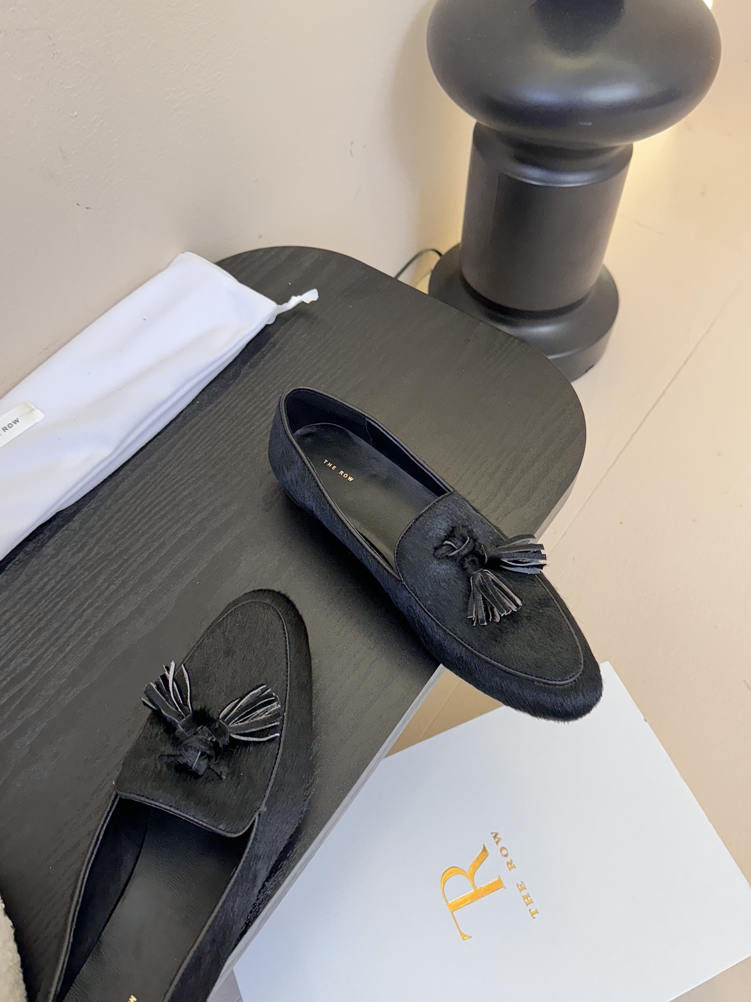 
the row法式复古圆头极简百搭平底乐福鞋这款真的是史上我穿过最最舒服的款式太柔软啦！磨脚星人一定要