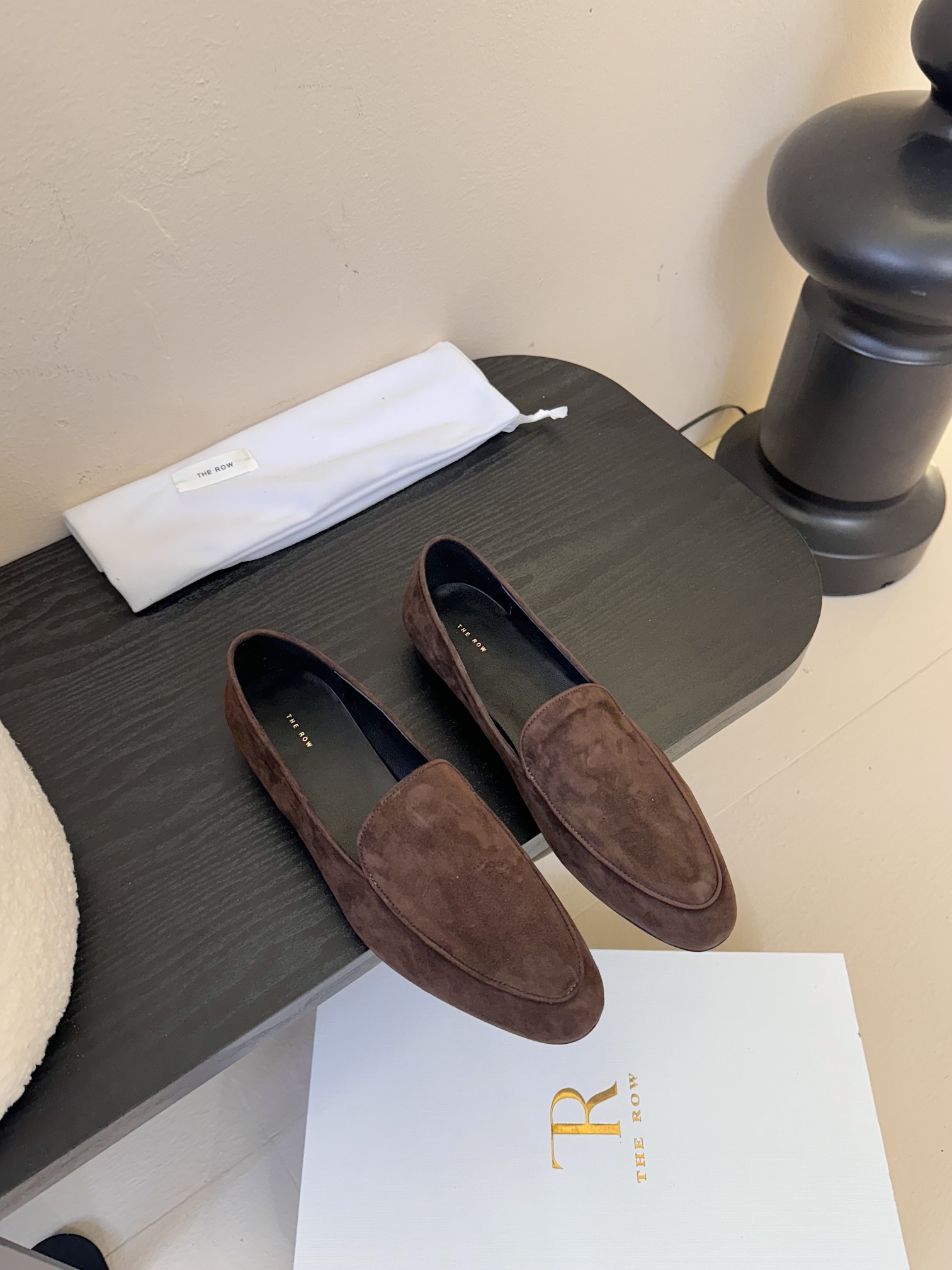 
the row法式复古圆头极简百搭平底乐福鞋这款真的是史上我穿过最最舒服的款式太柔软啦！磨脚星人一定要