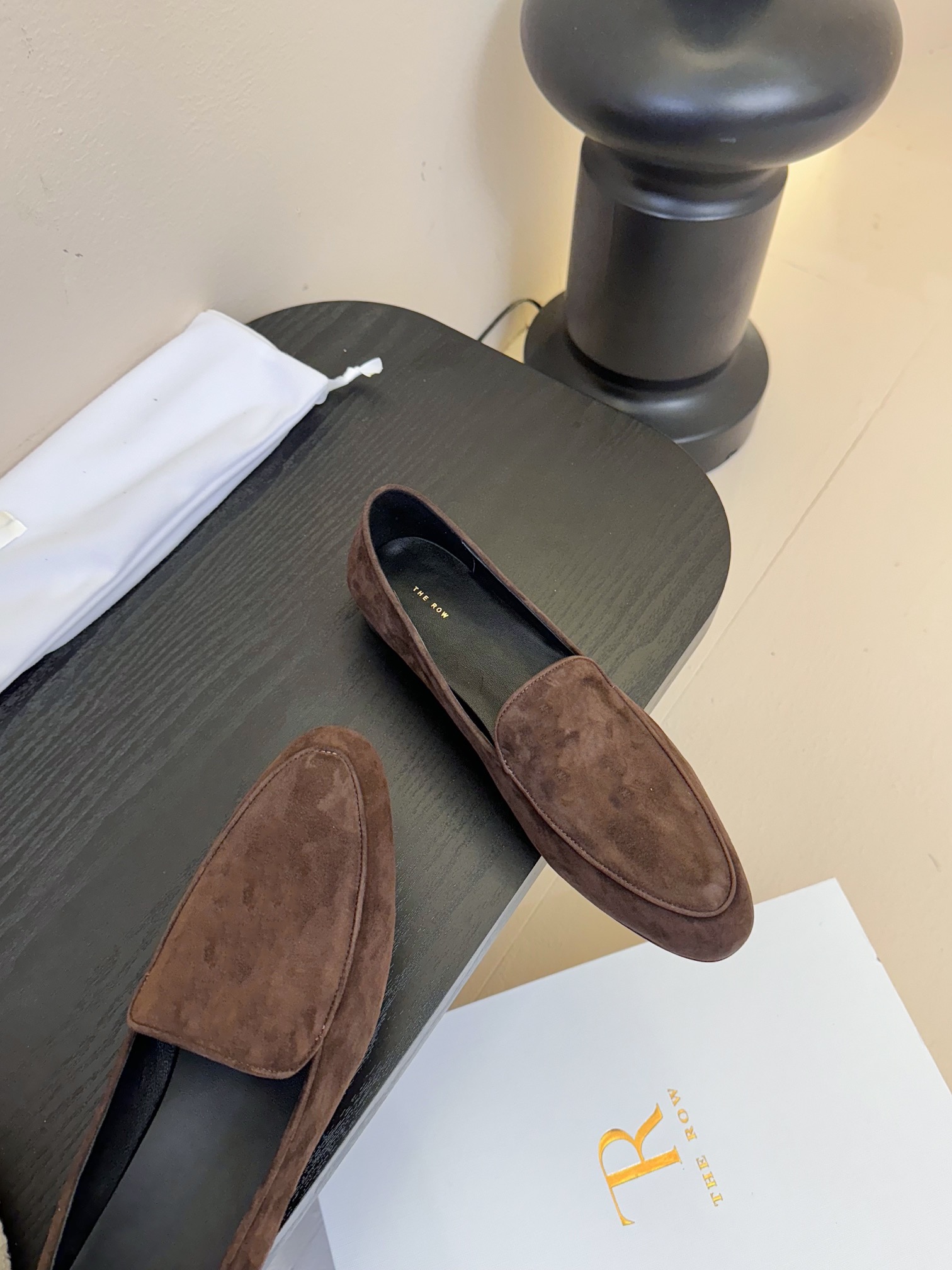 
the row法式复古圆头极简百搭平底乐福鞋这款真的是史上我穿过最最舒服的款式太柔软啦！磨脚星人一定要