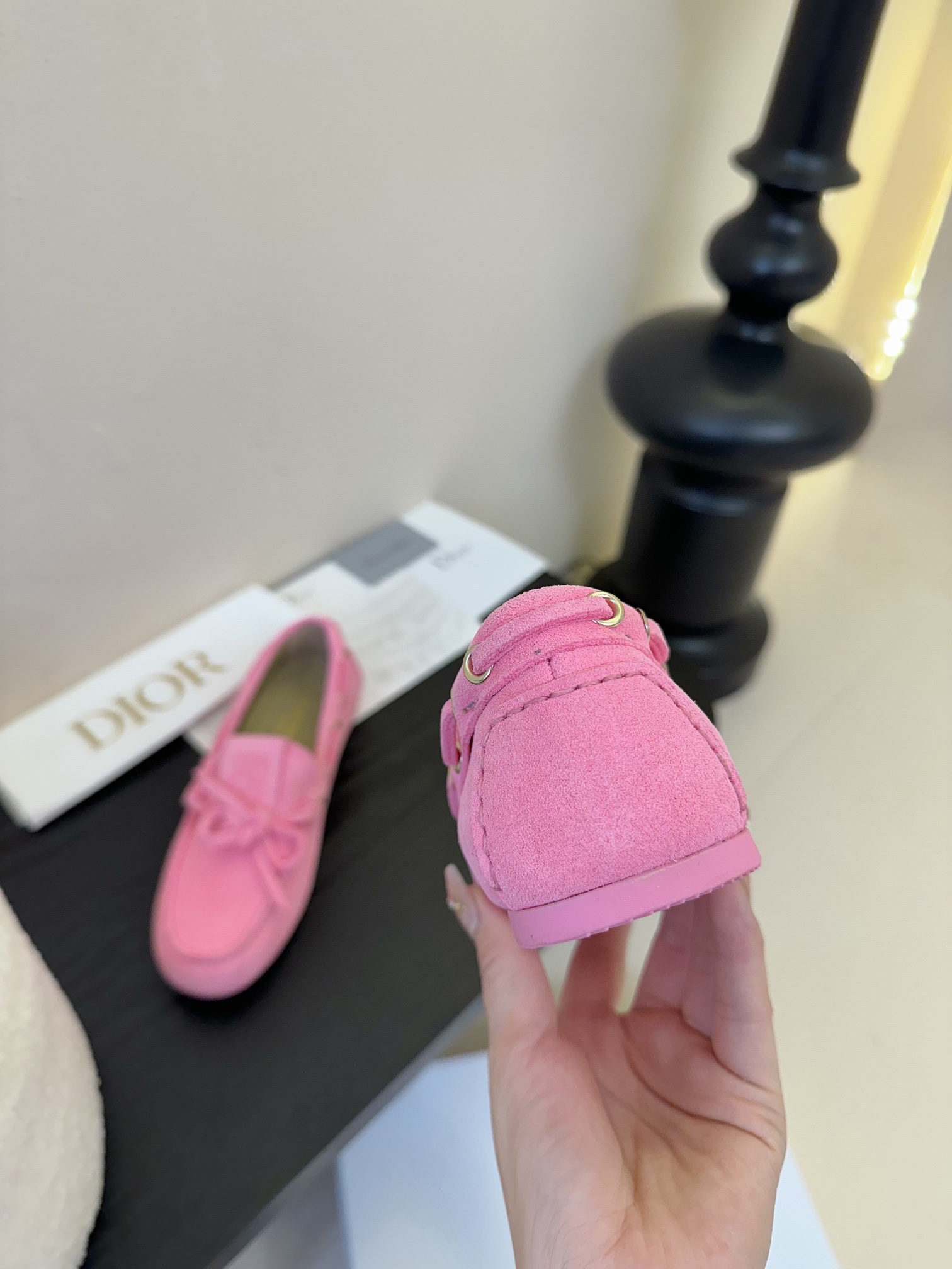 
 Dior 迪奥25SS春夏新款 Miss Street 乐福鞋

太古汇原版6900购入开发 顶级版