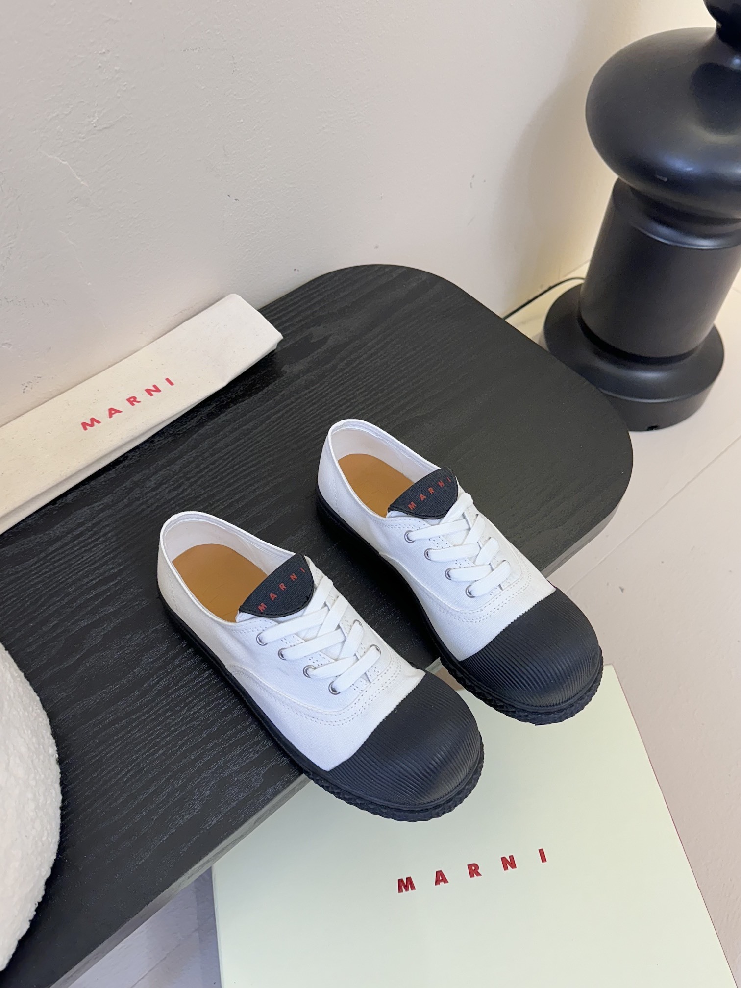 (无搭配公仔)
Marn* 25ss 新款大头鞋 太萌了
MARNI 2025春夏新品的COTTON