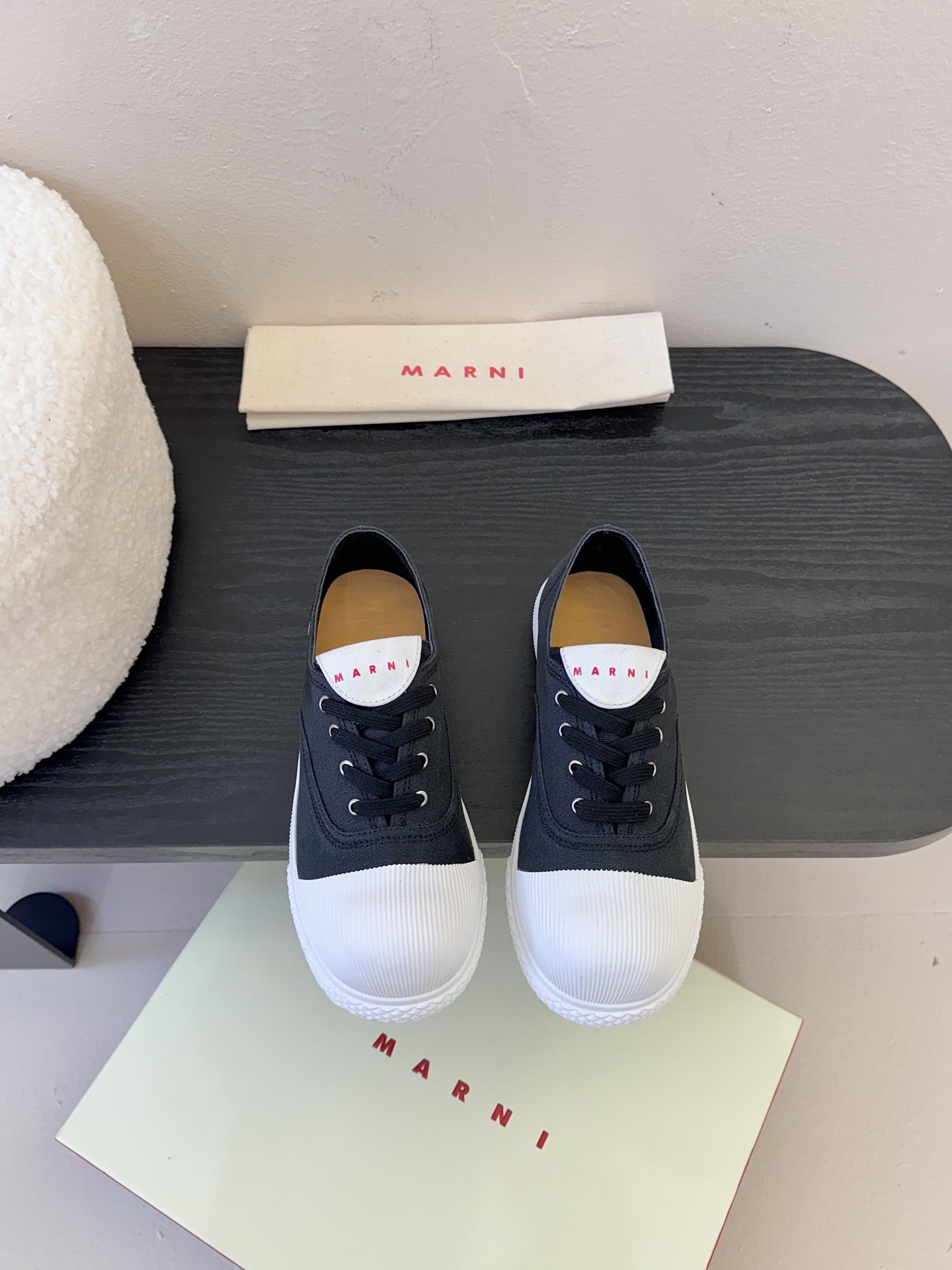 (无搭配公仔)
Marn* 25ss 新款大头鞋 太萌了
MARNI 2025春夏新品的COTTON