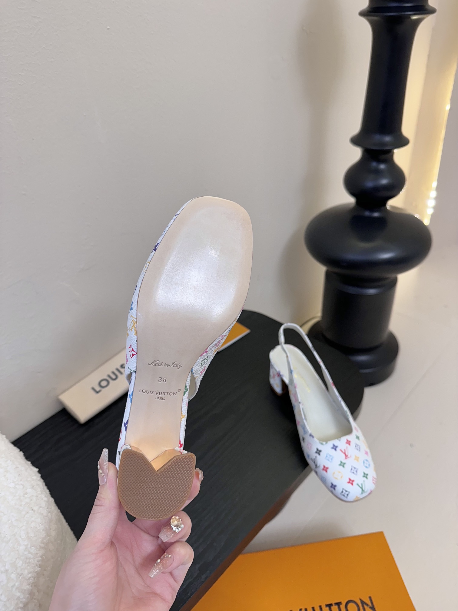 
Louis Vuitton LV Swing 高跟鞋🔥最火最新金属跟玛丽珍后空粗跟凉鞋字母标高跟单鞋
