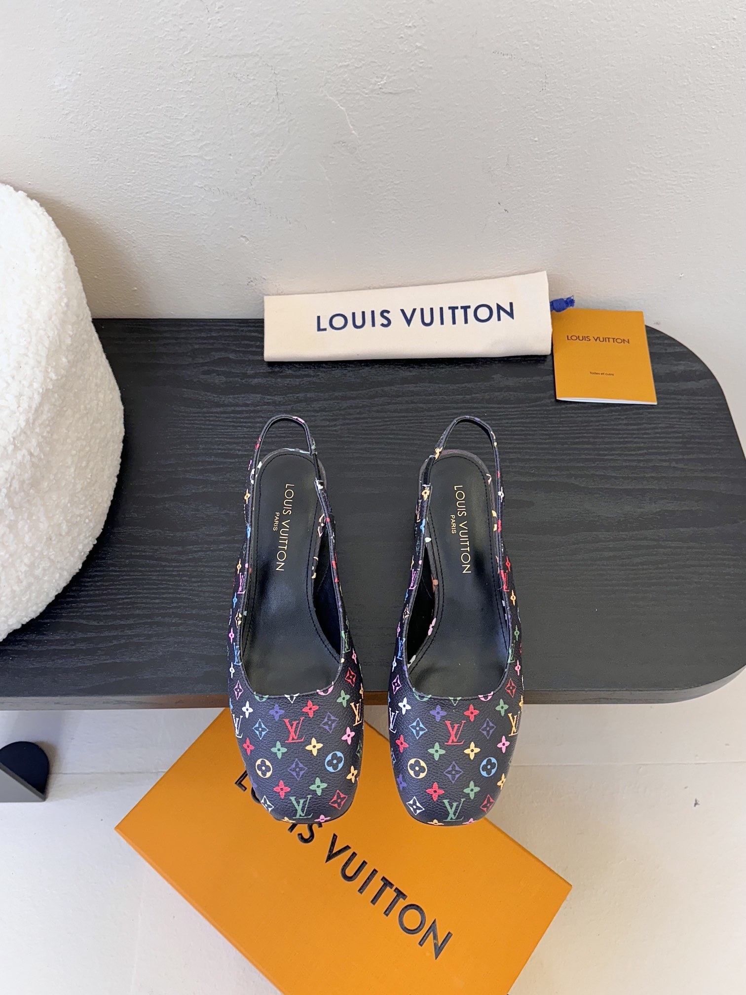 Louis Vuitton LV Swing ้ซ่ท้๐ฅๆ็ซๆๆฐ้ๅฑ่ท็ไธฝ็ๅ็ฉบ็ฒ่ทๅ้ๅญๆฏๆ ้ซ่ทๅ้