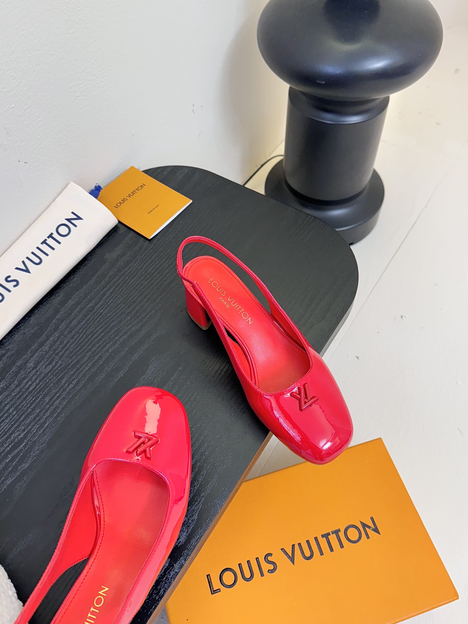 
Louis Vuitton LV Swing 高跟鞋🔥最火最新金属跟玛丽珍后空粗跟凉鞋字母标高跟单鞋
