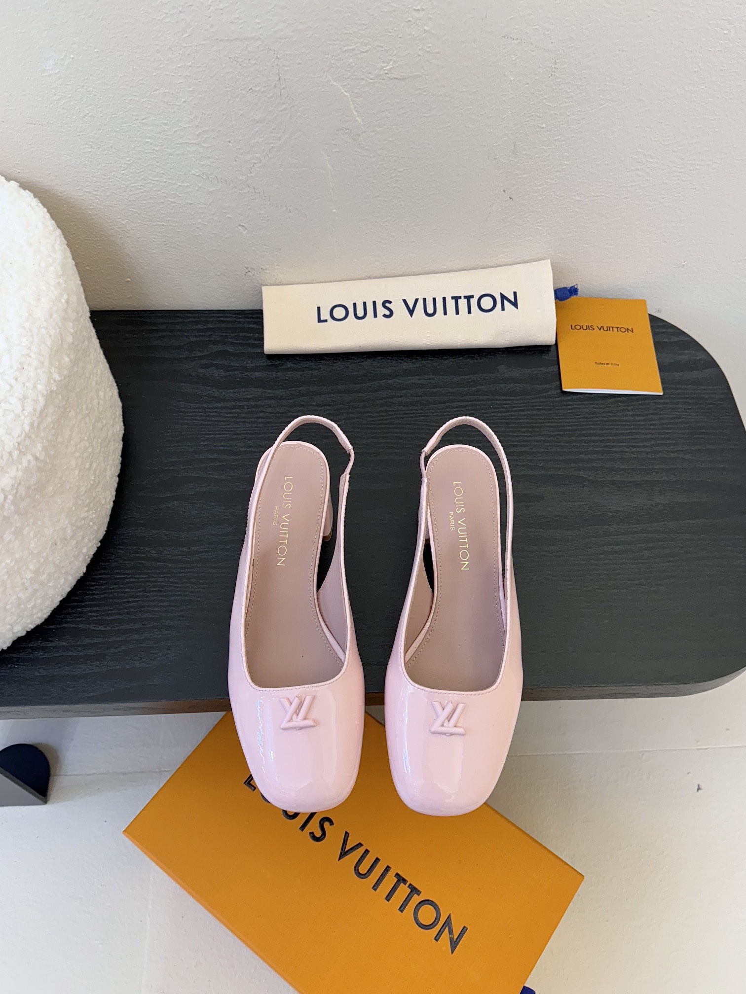 
Louis Vuitton LV Swing 高跟鞋🔥最火最新金属跟玛丽珍后空粗跟凉鞋字母标高跟单鞋
