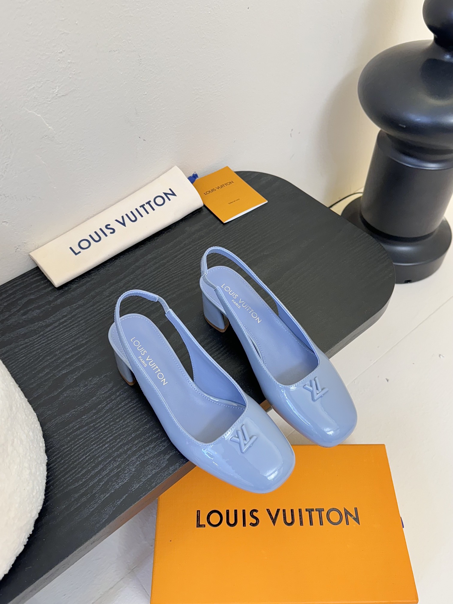 
Louis Vuitton LV Swing 高跟鞋🔥最火最新金属跟玛丽珍后空粗跟凉鞋字母标高跟单鞋
