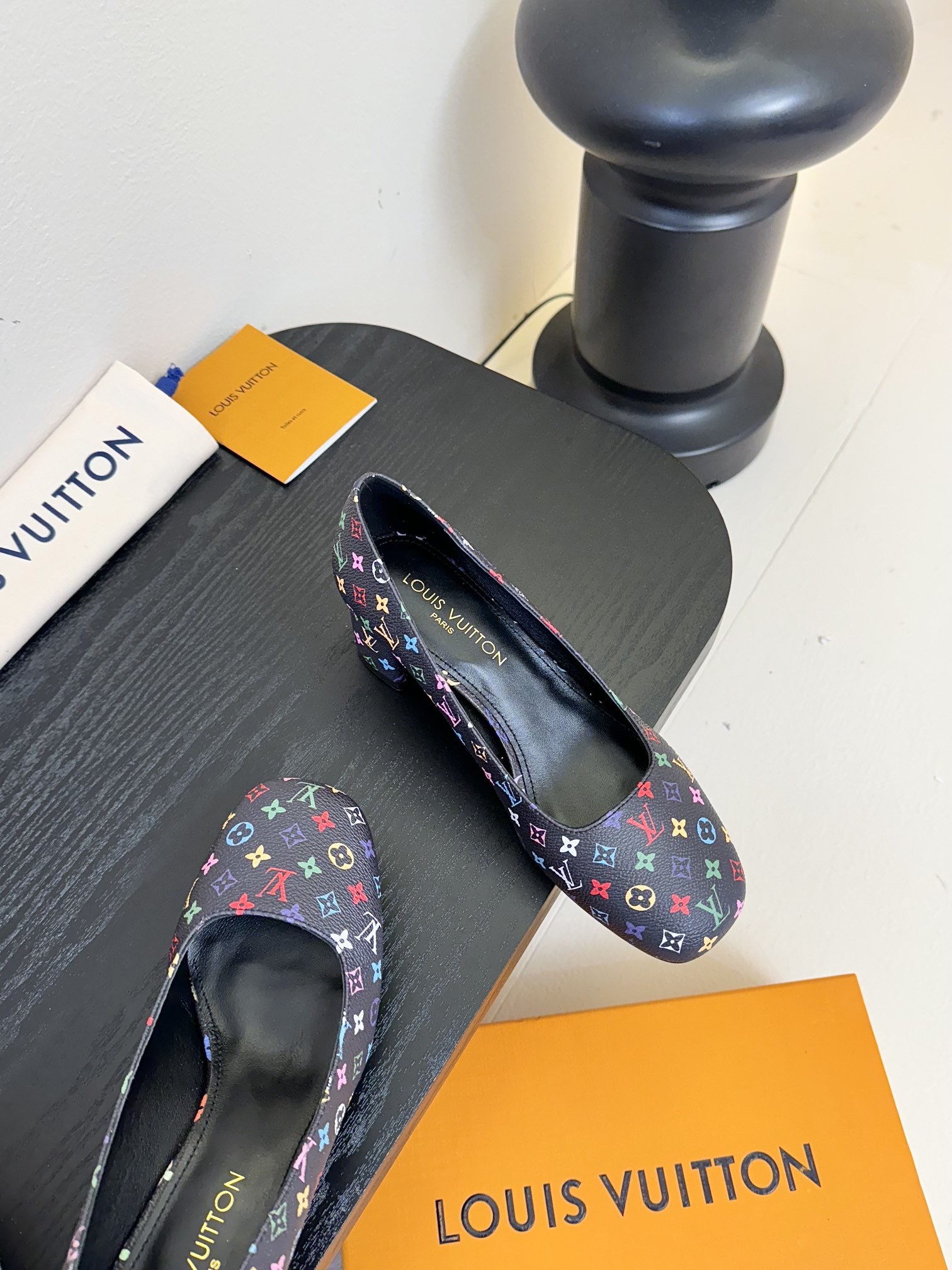 Louis Vuitton LV Swing ้ซ่ท้๐ฅๆ็ซๆๆฐ้ๅฑ่ท็ไธฝ็ๅ็ฉบ็ฒ่ทๅ้ๅญๆฏๆ ้ซ่ทๅ้