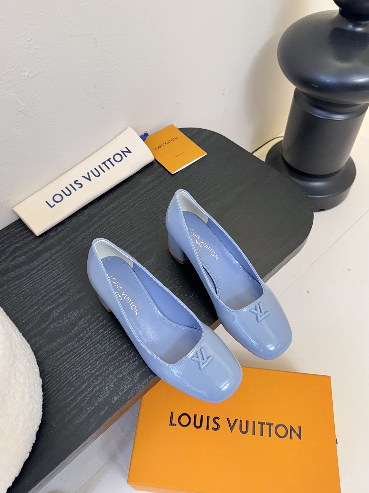 
Louis Vuitton LV Swing 高跟鞋🔥最火最新金属跟玛丽珍后空粗跟凉鞋字母标高跟单鞋
