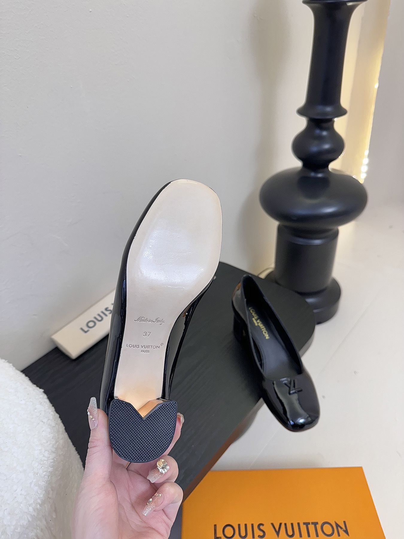 
Louis Vuitton LV Swing 高跟鞋🔥最火最新金属跟玛丽珍后空粗跟凉鞋字母标高跟单鞋
