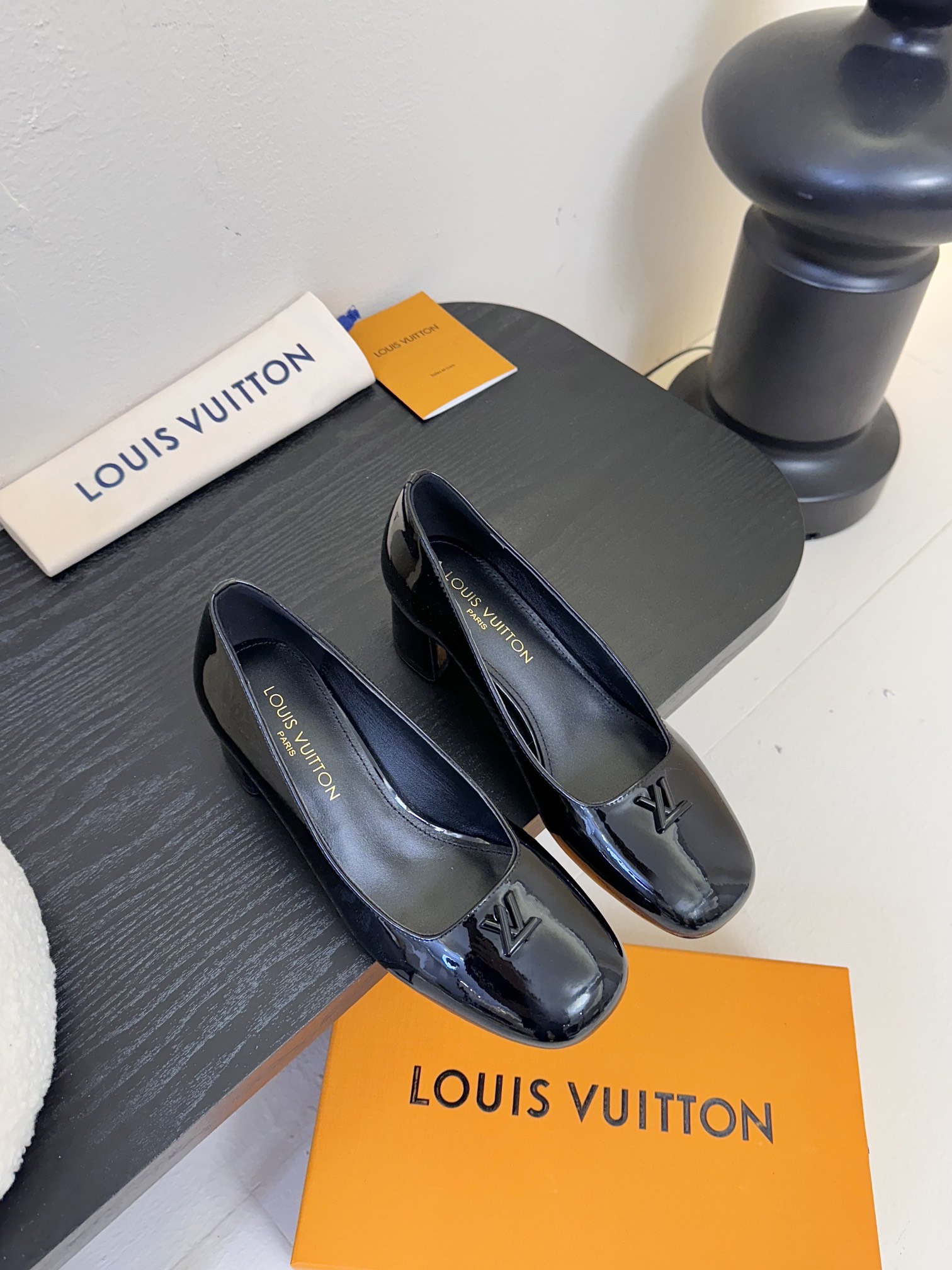 
Louis Vuitton LV Swing 高跟鞋🔥最火最新金属跟玛丽珍后空粗跟凉鞋字母标高跟单鞋
