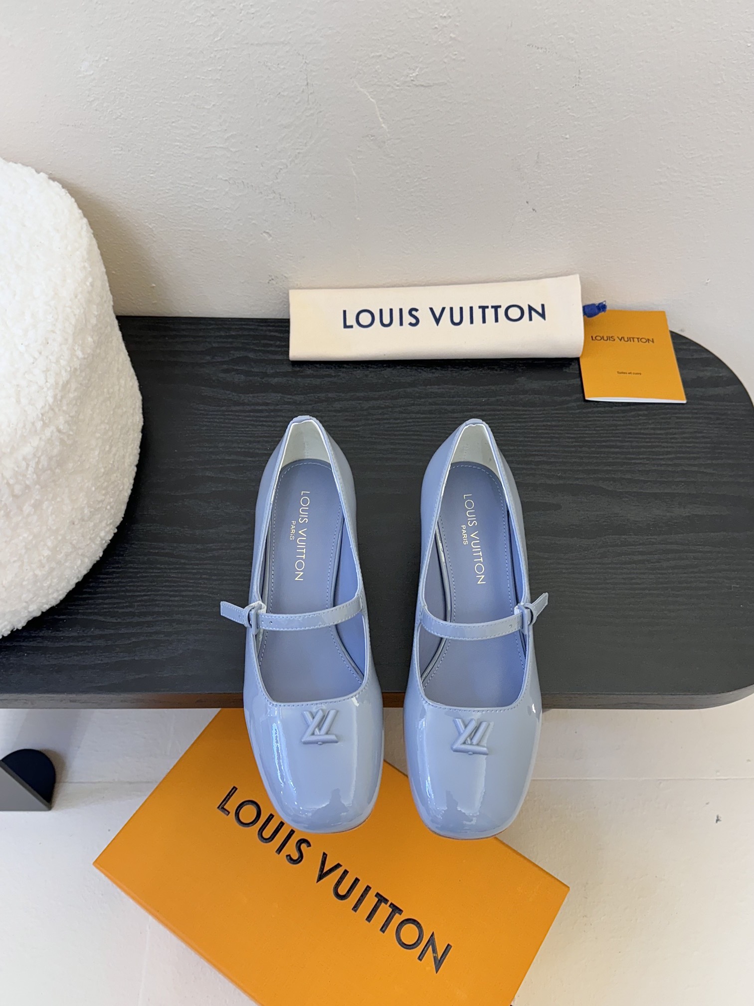 
Louis Vuitton LV Swing 高跟鞋🔥最火最新金属跟玛丽珍后空粗跟凉鞋字母标高跟单鞋
