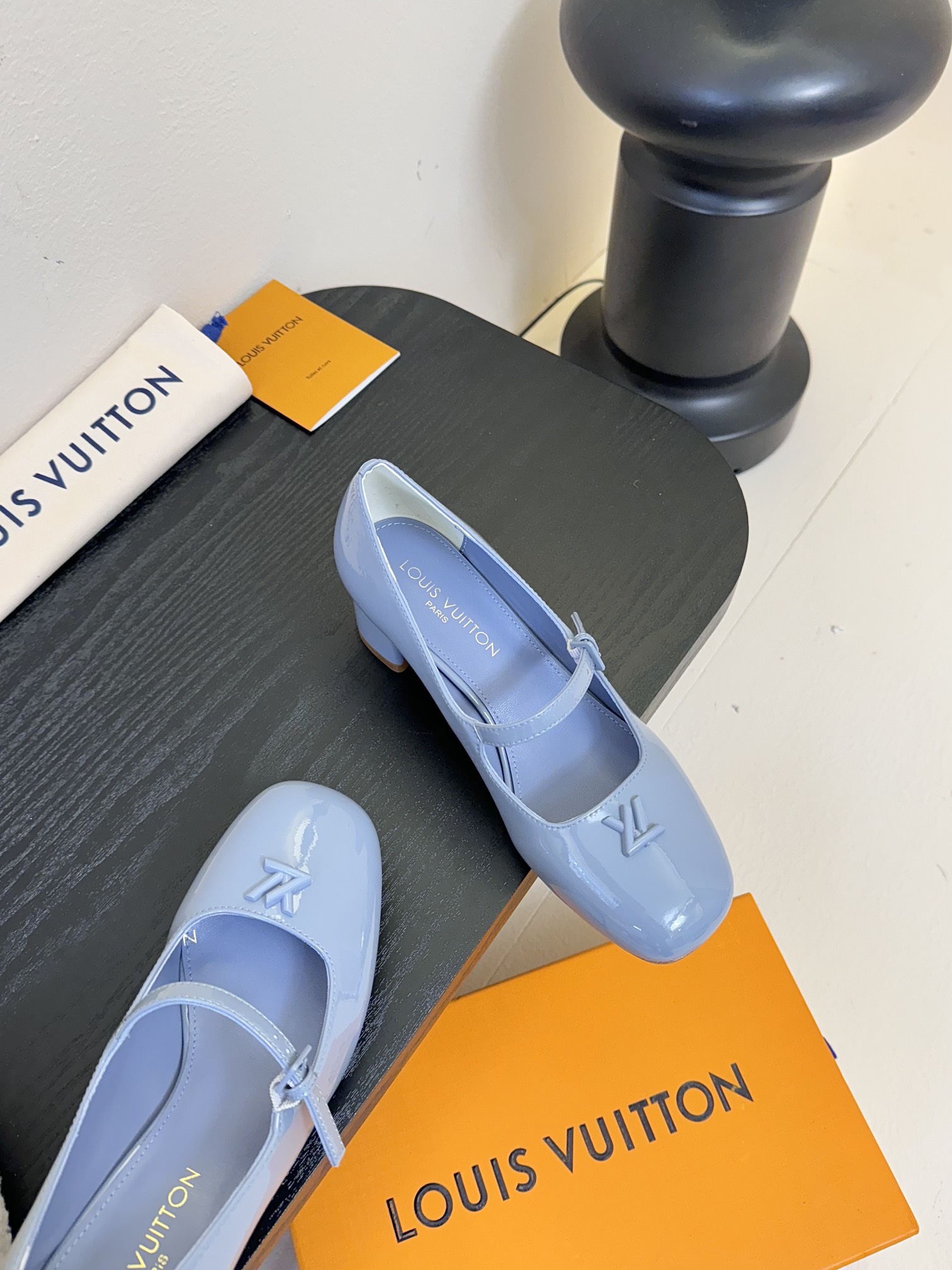 
Louis Vuitton LV Swing 高跟鞋🔥最火最新金属跟玛丽珍后空粗跟凉鞋字母标高跟单鞋
