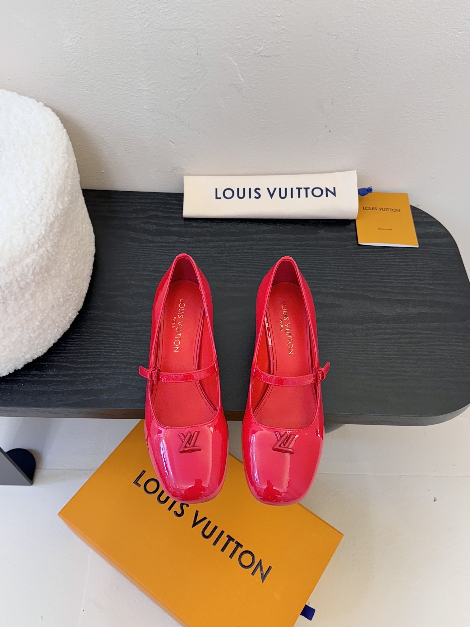 Louis Vuitton LV Swing ้ซ่ท้๐ฅๆ็ซๆๆฐ้ๅฑ่ท็ไธฝ็ๅ็ฉบ็ฒ่ทๅ้ๅญๆฏๆ ้ซ่ทๅ้