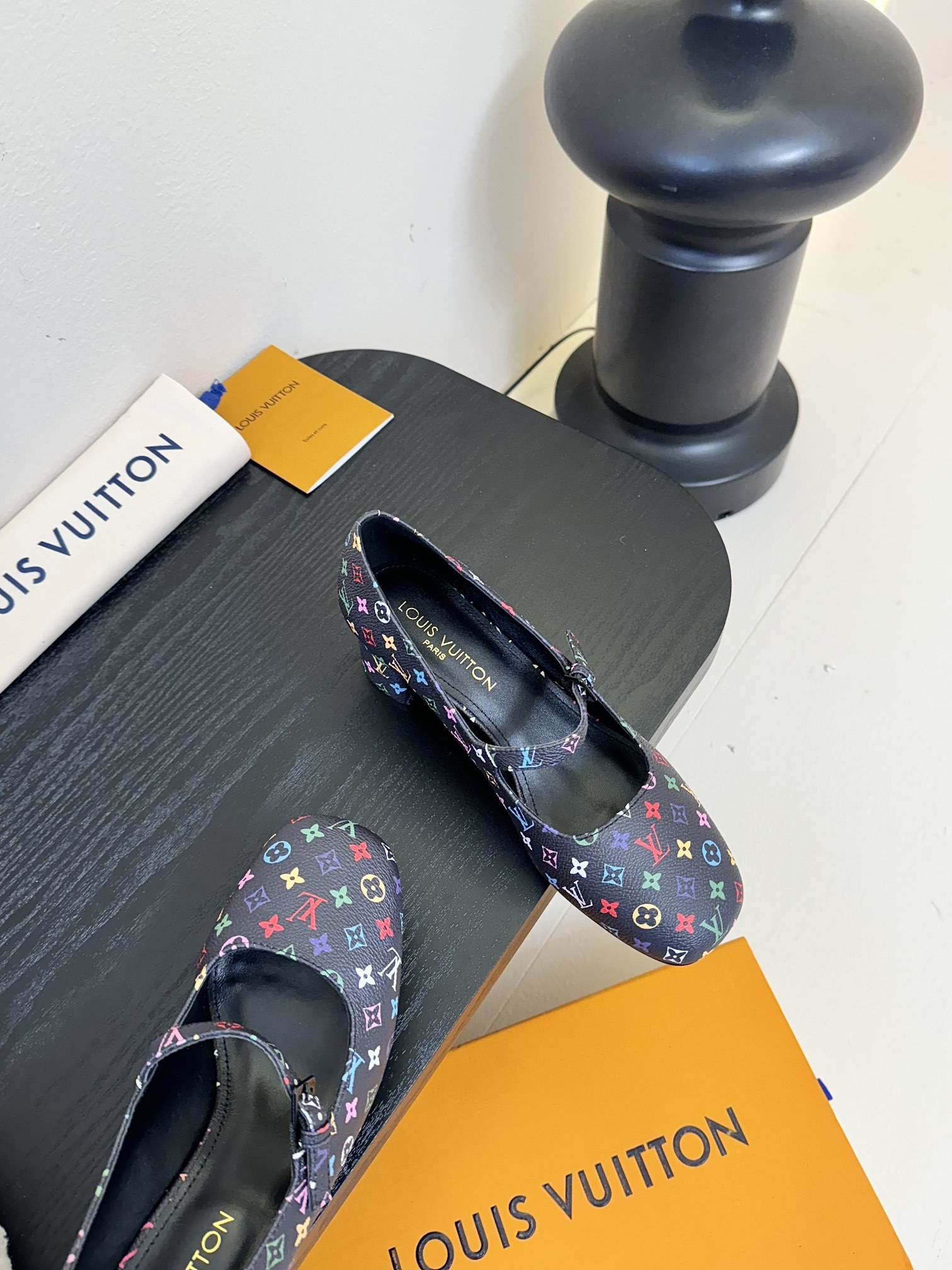 Louis Vuitton LV Swing ้ซ่ท้๐ฅๆ็ซๆๆฐ้ๅฑ่ท็ไธฝ็ๅ็ฉบ็ฒ่ทๅ้ๅญๆฏๆ ้ซ่ทๅ้