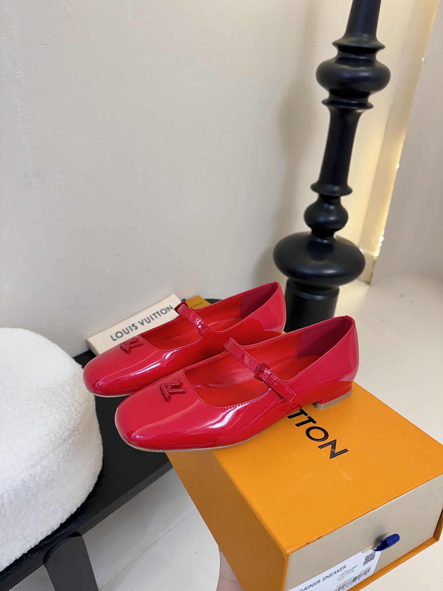 
Louis Vuitton LV Swing 高跟鞋🔥最火最新金属跟玛丽珍后空粗跟凉鞋字母标高跟单鞋
