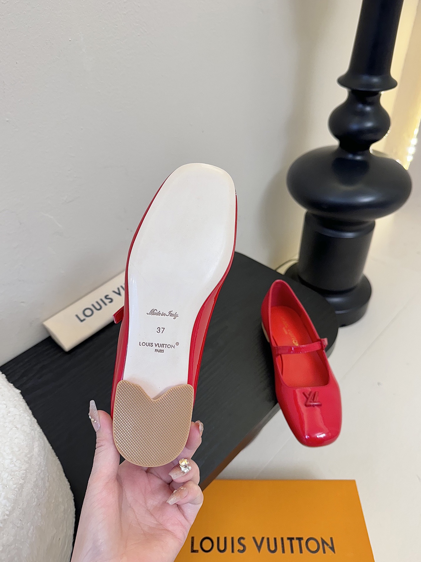 
Louis Vuitton LV Swing 高跟鞋🔥最火最新金属跟玛丽珍后空粗跟凉鞋字母标高跟单鞋
