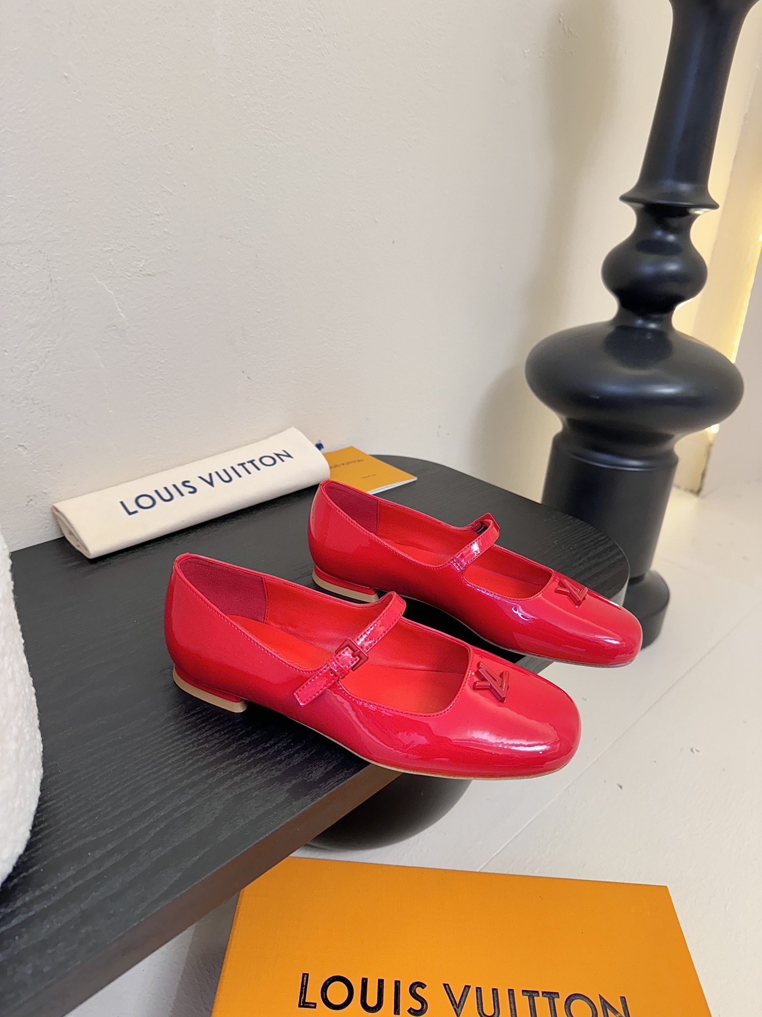 
Louis Vuitton LV Swing 高跟鞋🔥最火最新金属跟玛丽珍后空粗跟凉鞋字母标高跟单鞋
