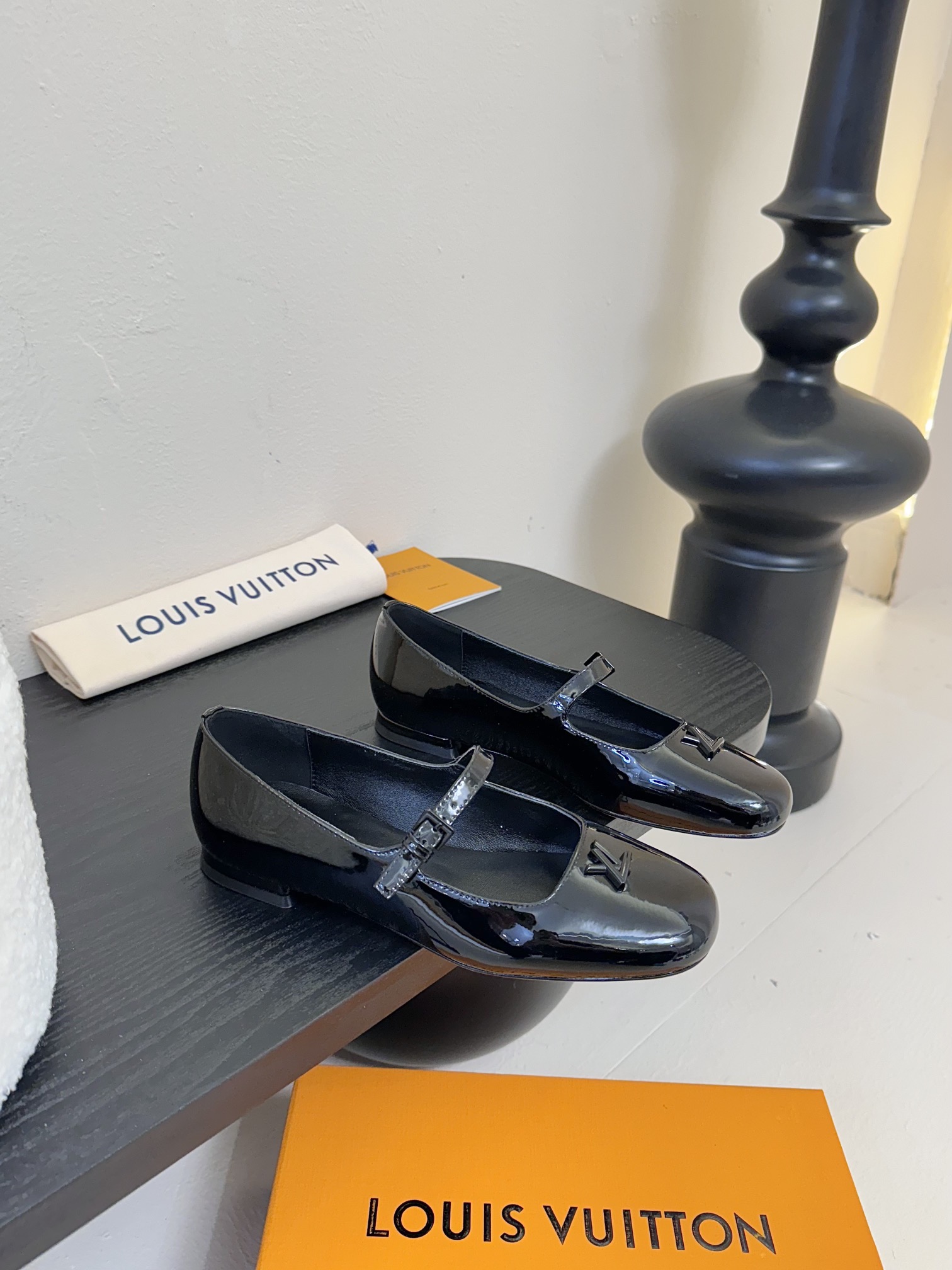 
Louis Vuitton LV Swing 高跟鞋🔥最火最新金属跟玛丽珍后空粗跟凉鞋字母标高跟单鞋
