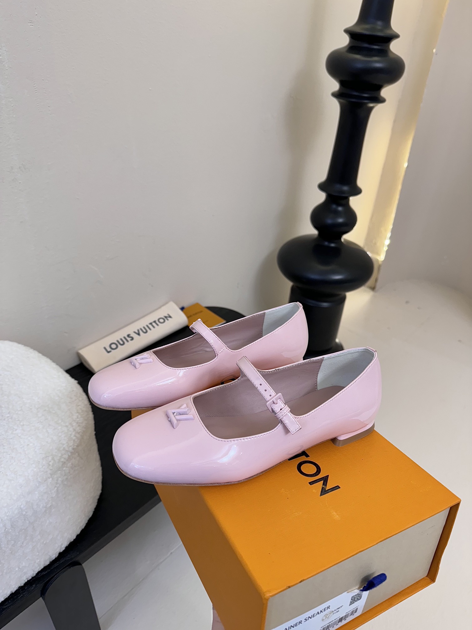 
Louis Vuitton LV Swing 高跟鞋🔥最火最新金属跟玛丽珍后空粗跟凉鞋字母标高跟单鞋
